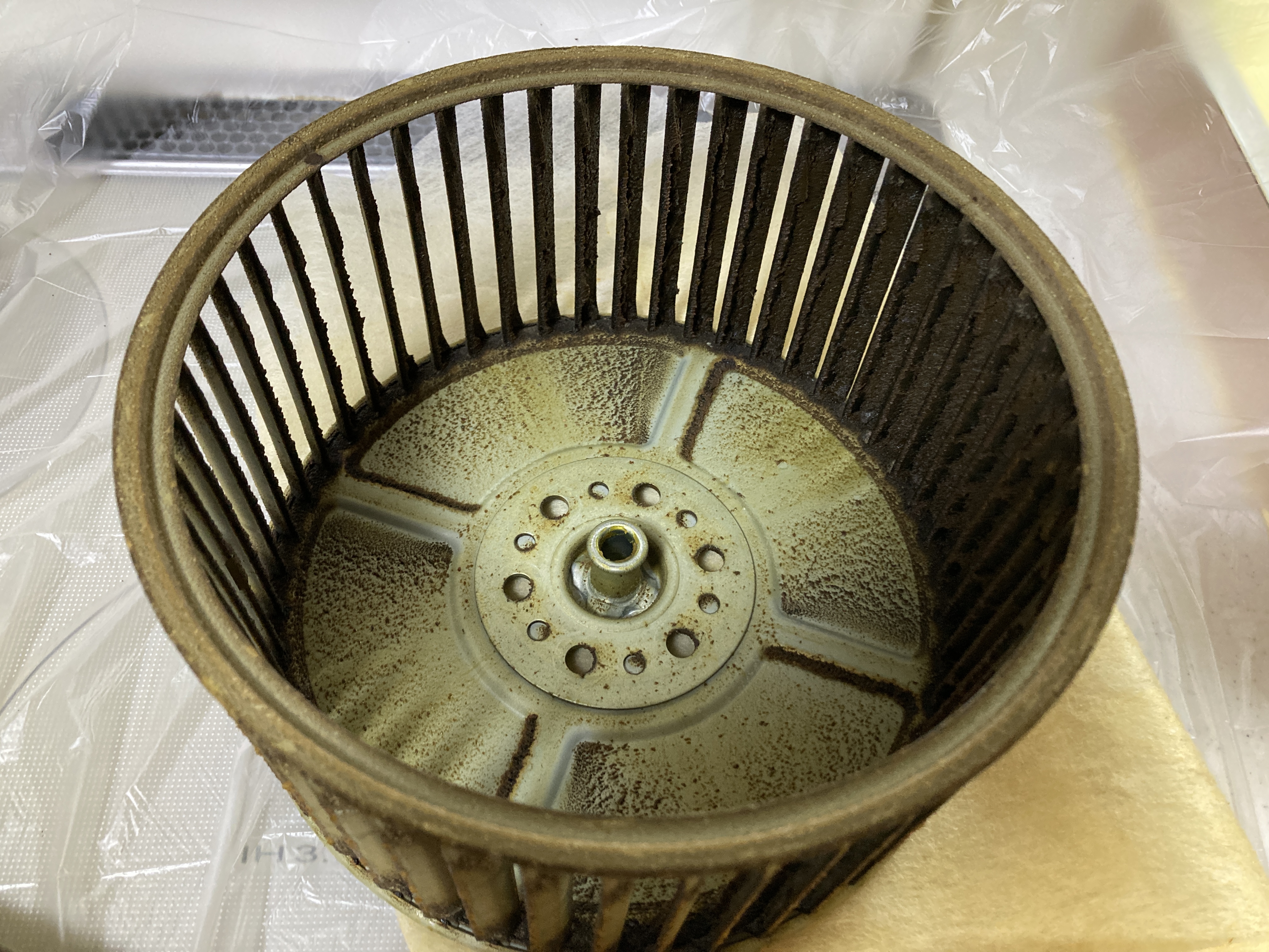 京都府亀岡市篠町森上垣内のレンジフードクリーニングの作業前1