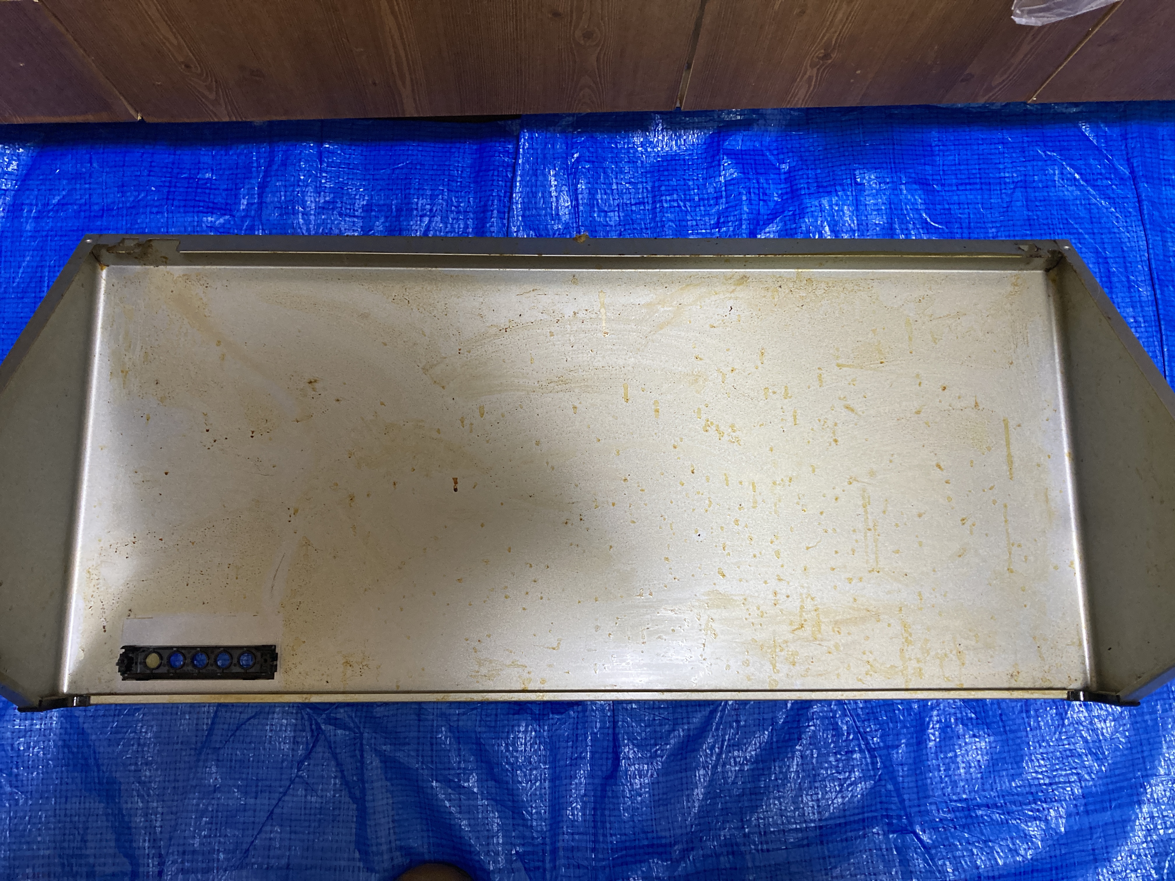 京都府亀岡市篠町森上垣内のレンジフードクリーニングの作業前3