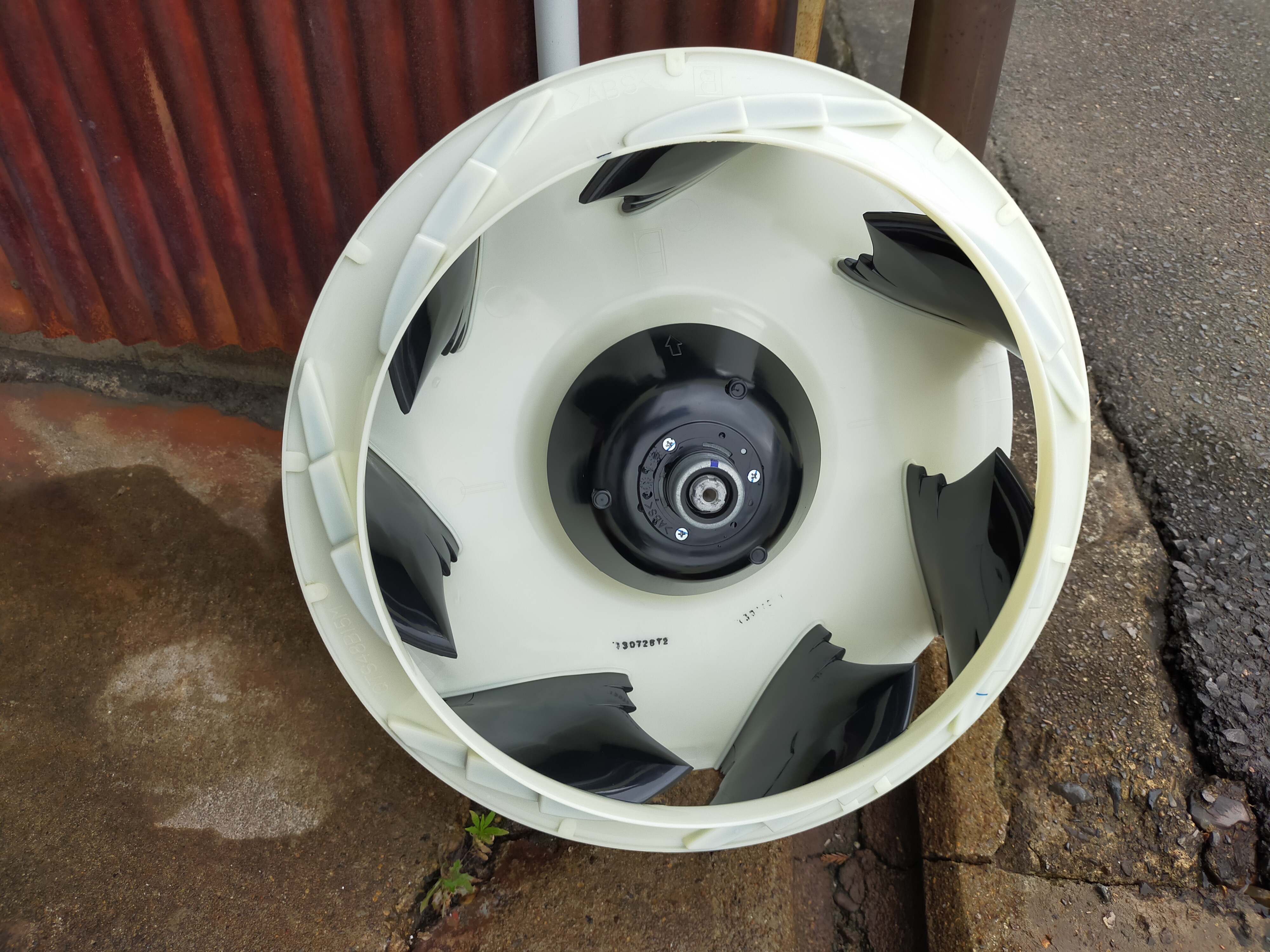 京都府京都市南区久世東土川町の業務用天井埋め込みエアコンの作業後2