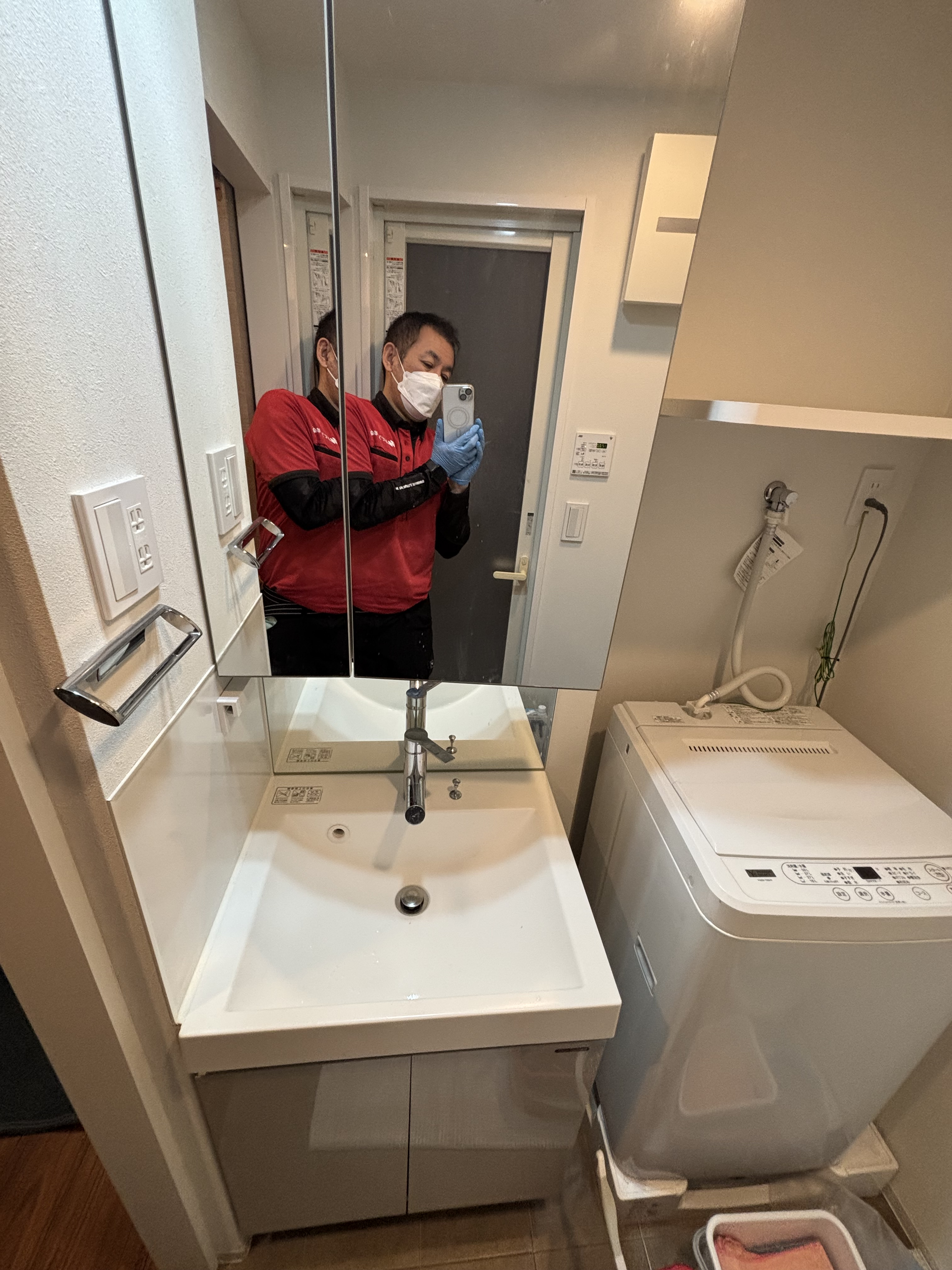 埼玉県さいたま市大宮区の洗面所クリーニングの作業前3