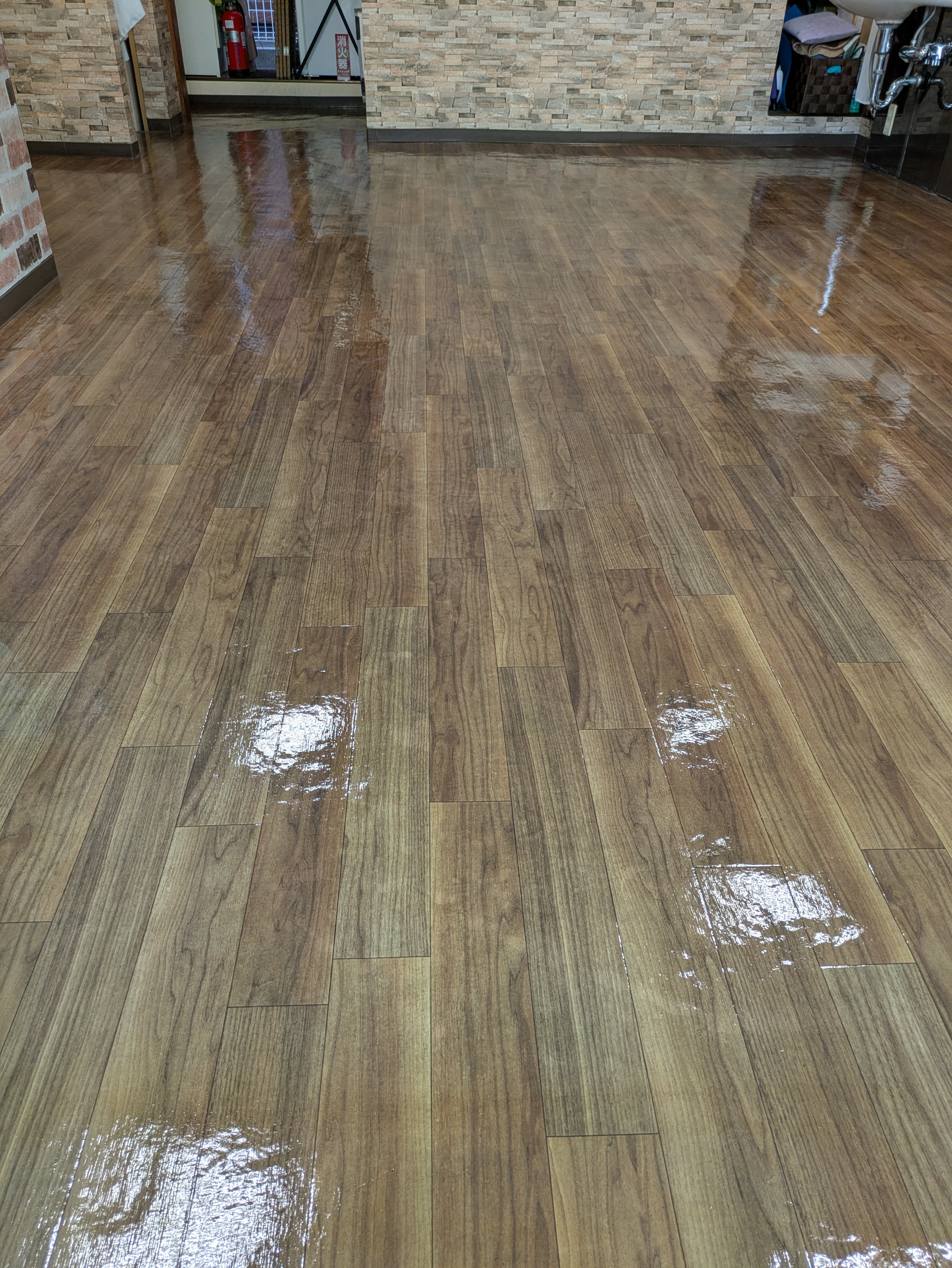 埼玉県春日部市大場のフローリングクリーニングの作業後1