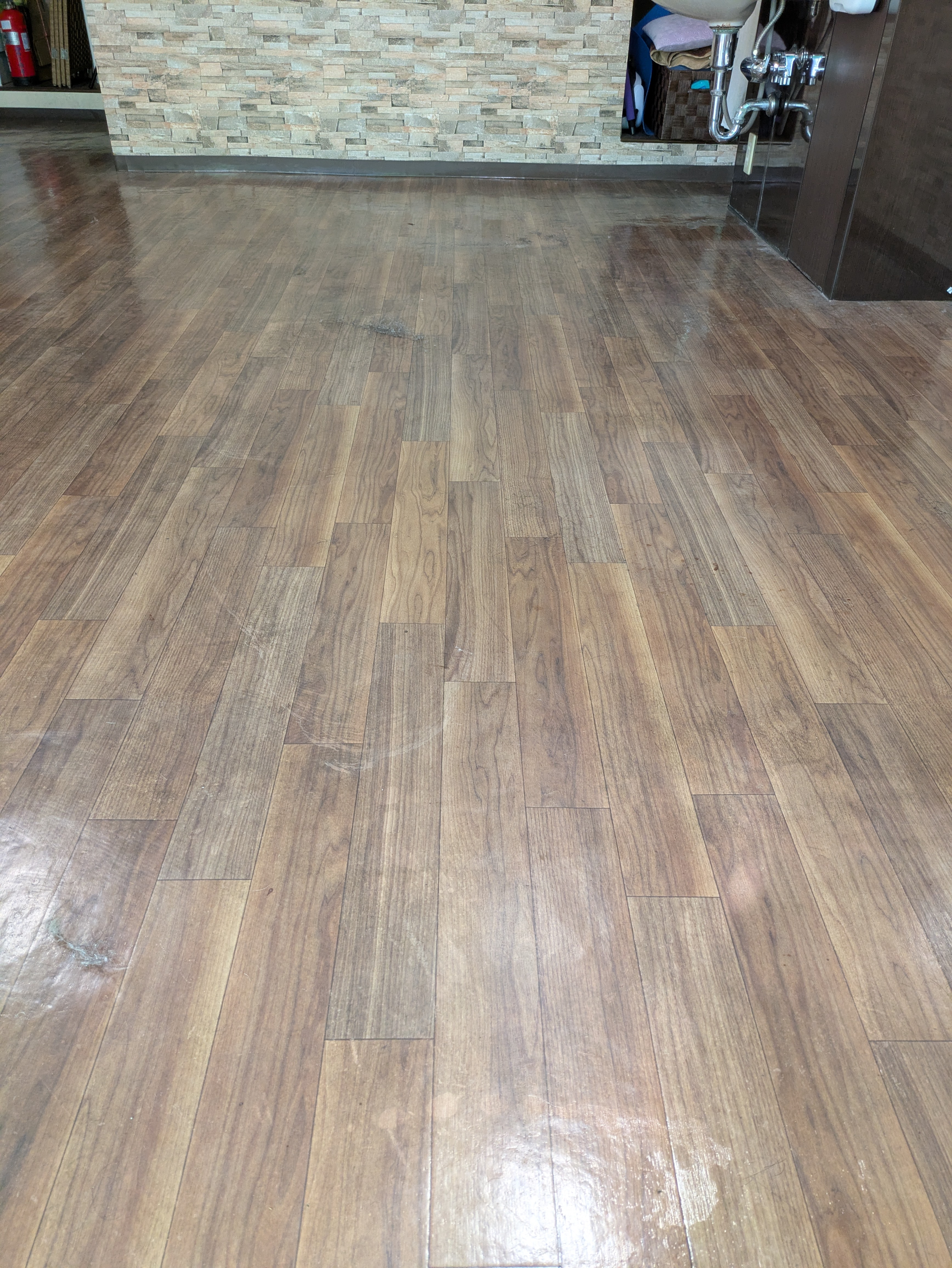 埼玉県春日部市大場のフローリングクリーニングの作業前1