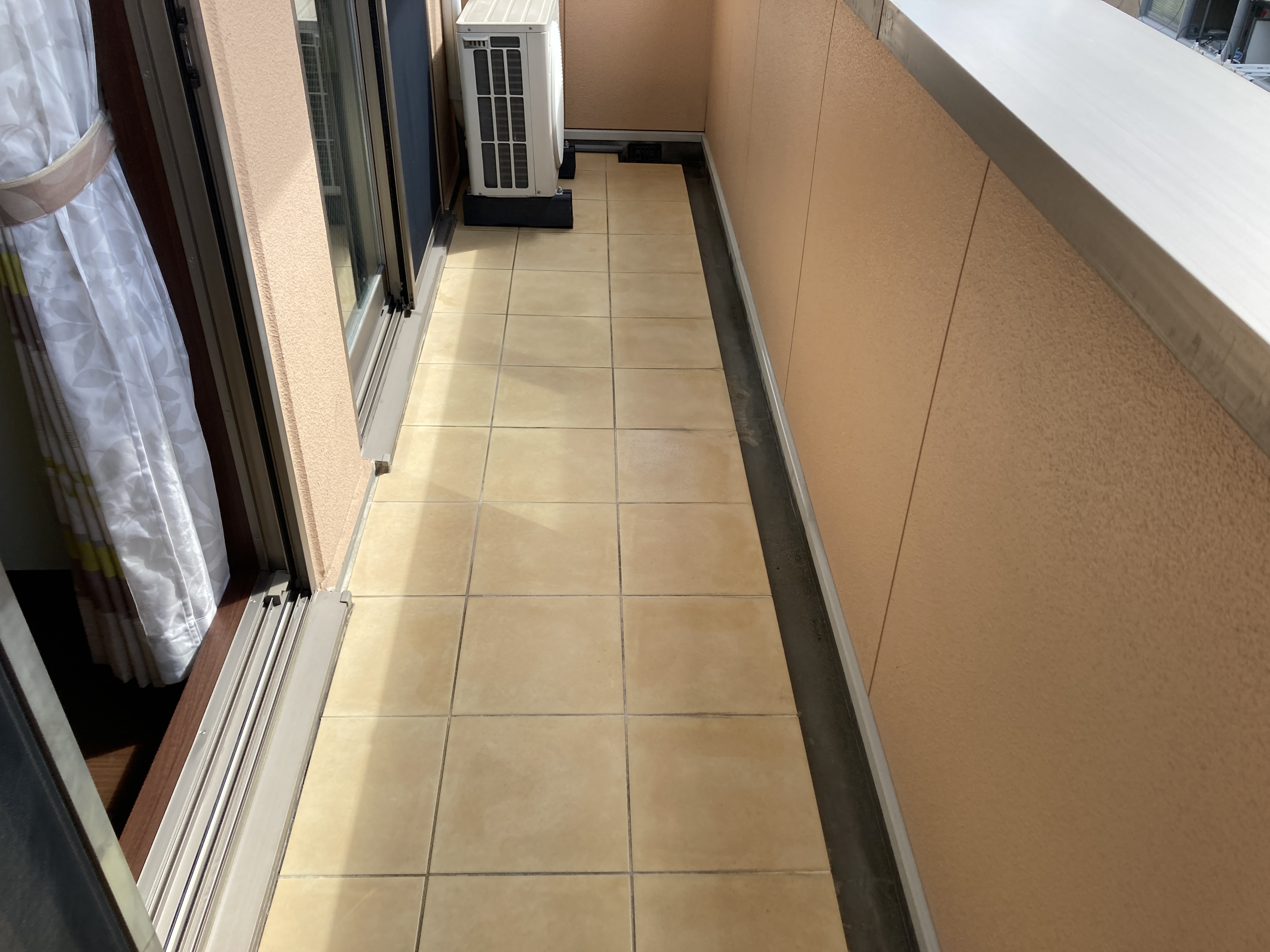 京都府京都市中京区柿本町のベランダ・バルコニークリーニングの作業後2