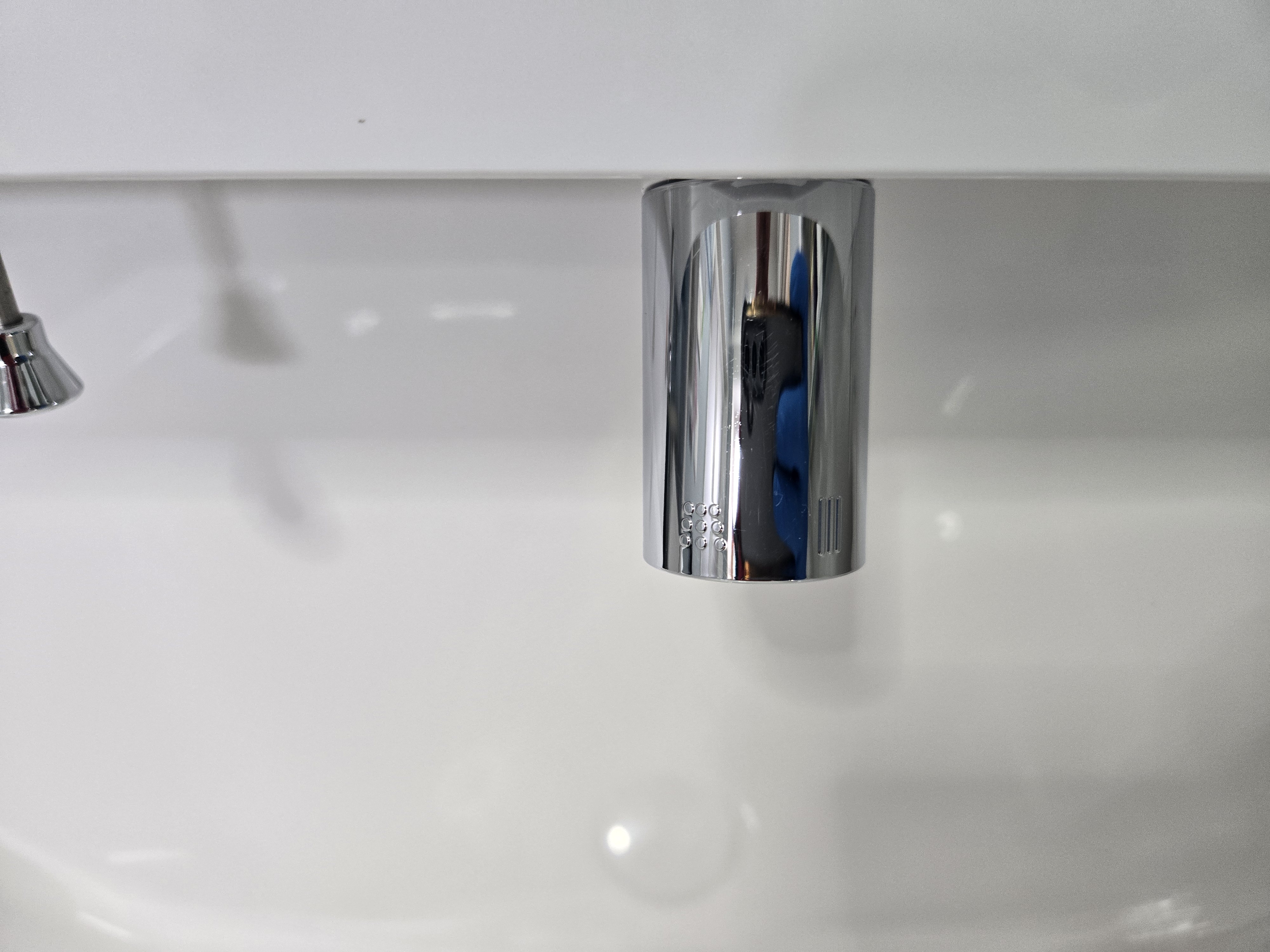 東京都小金井市の洗面所クリーニングの作業後1