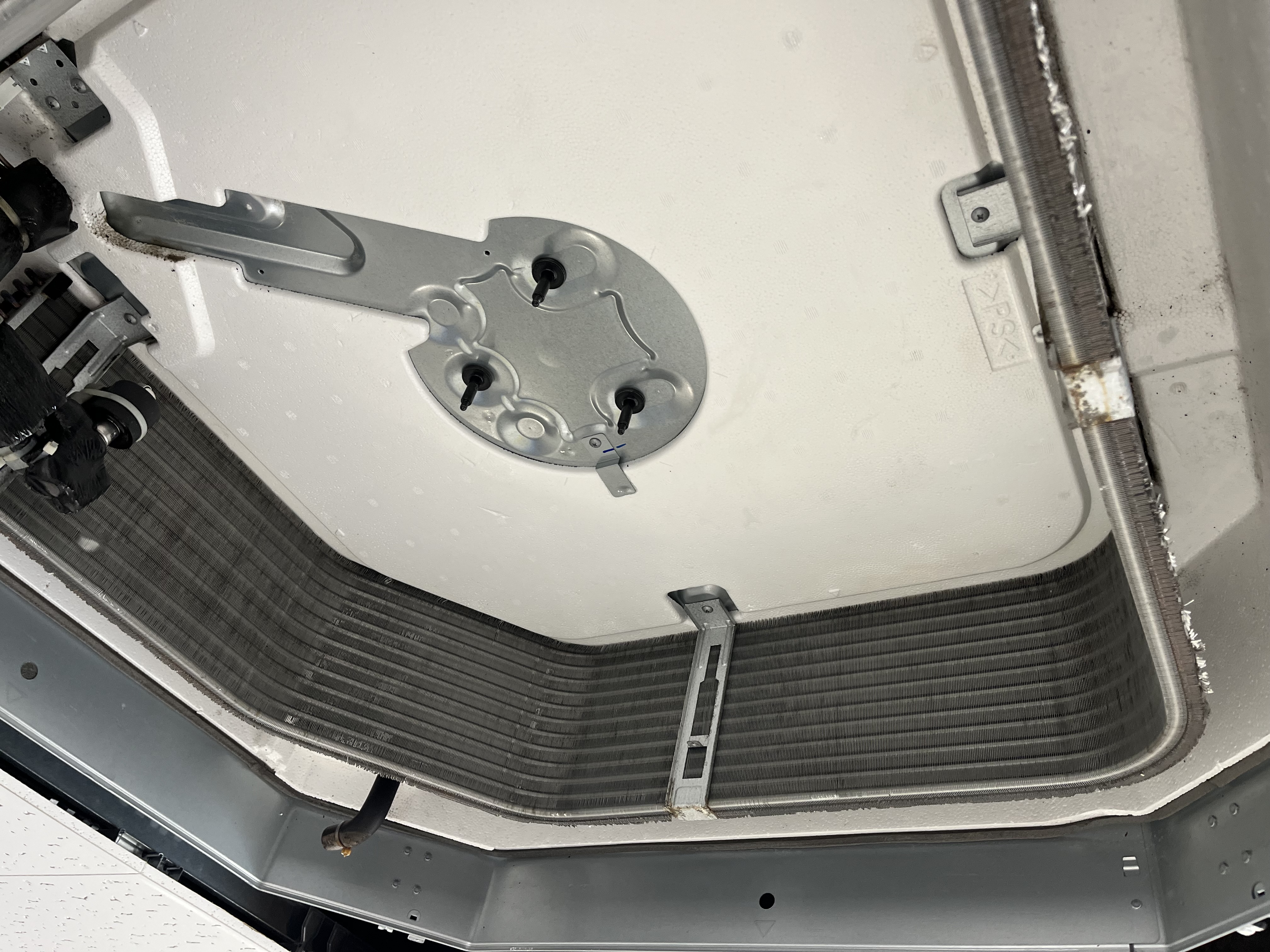 京都府京都市南区吉祥院石原東之口町の業務用天井埋め込みエアコンの作業後1