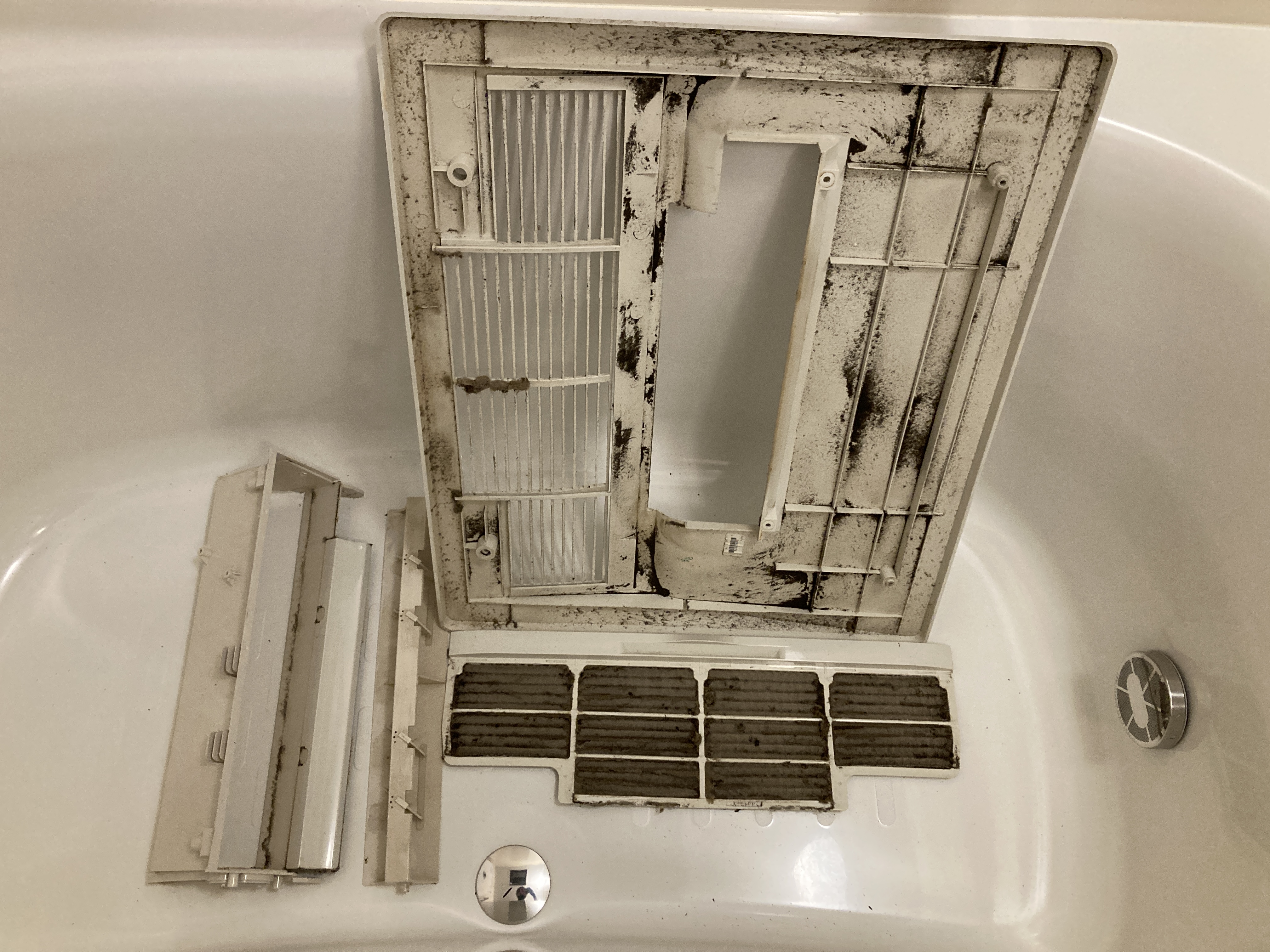 京都府京都市伏見区深草善導寺町の浴室乾燥機クリーニングの作業前2