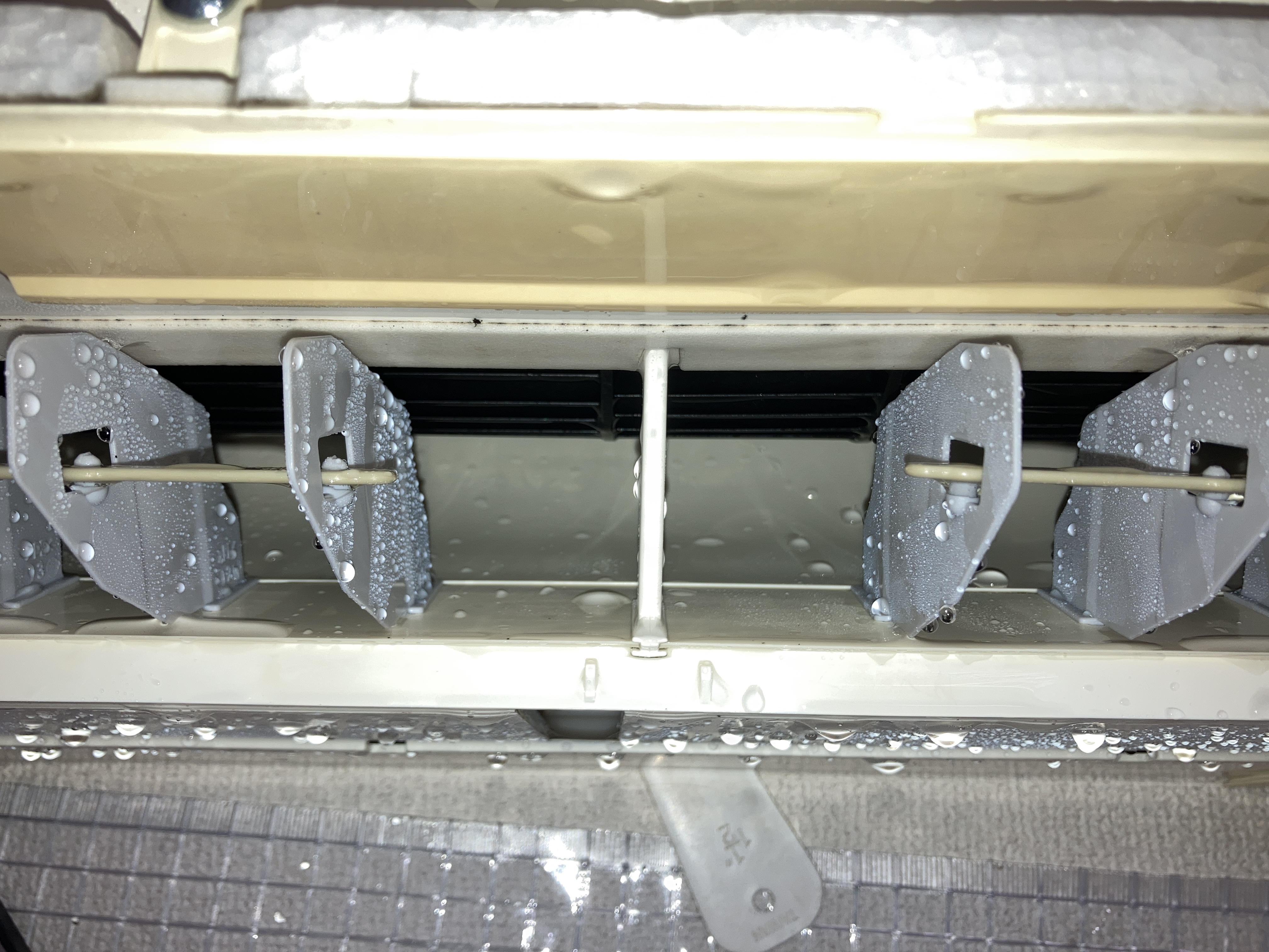 京都府京都市南区西九条東御幸田町のお掃除機能付きエアコンの作業後2