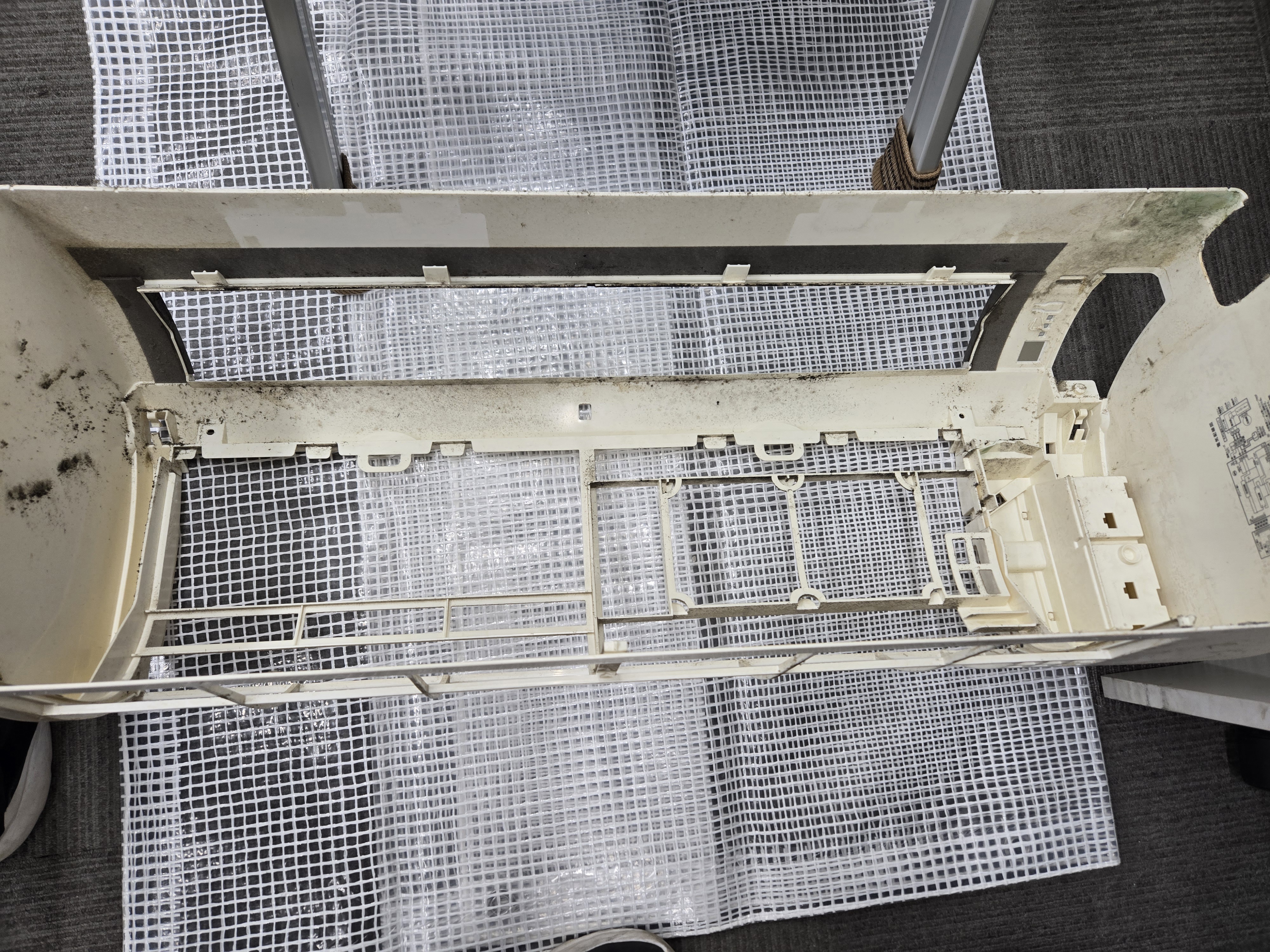 東京都武蔵野市の壁掛けエアコンの作業前1