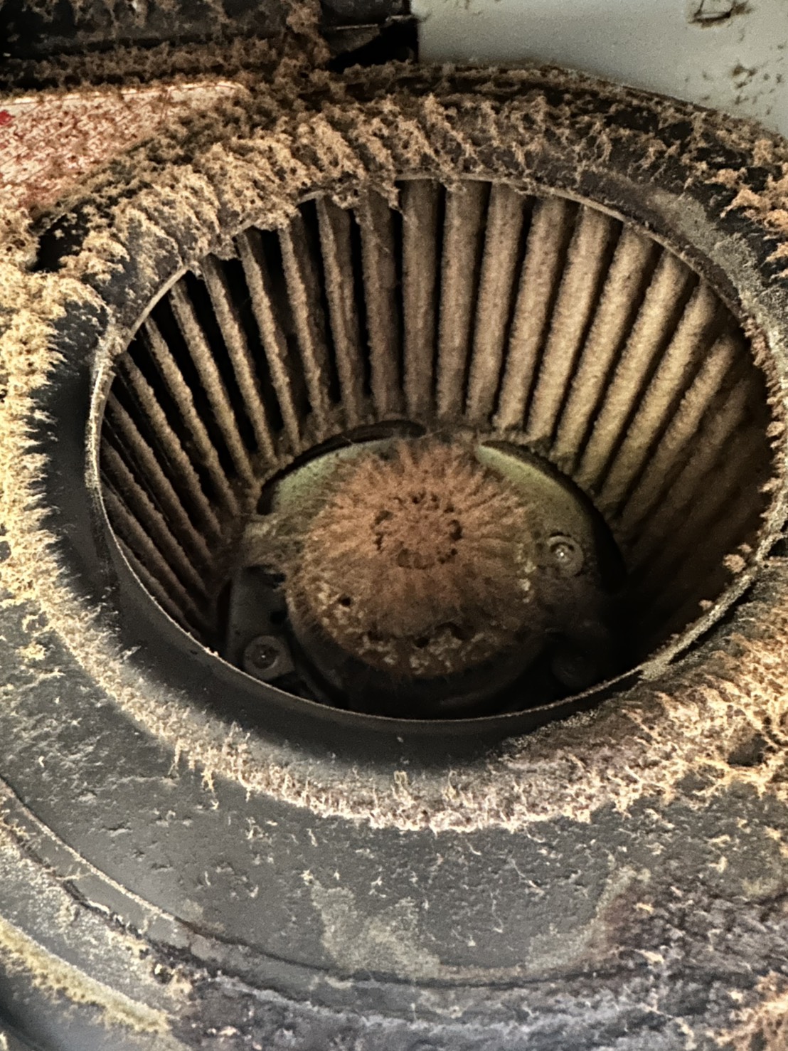 愛知県尾張旭市のレンジフードクリーニングの作業前1