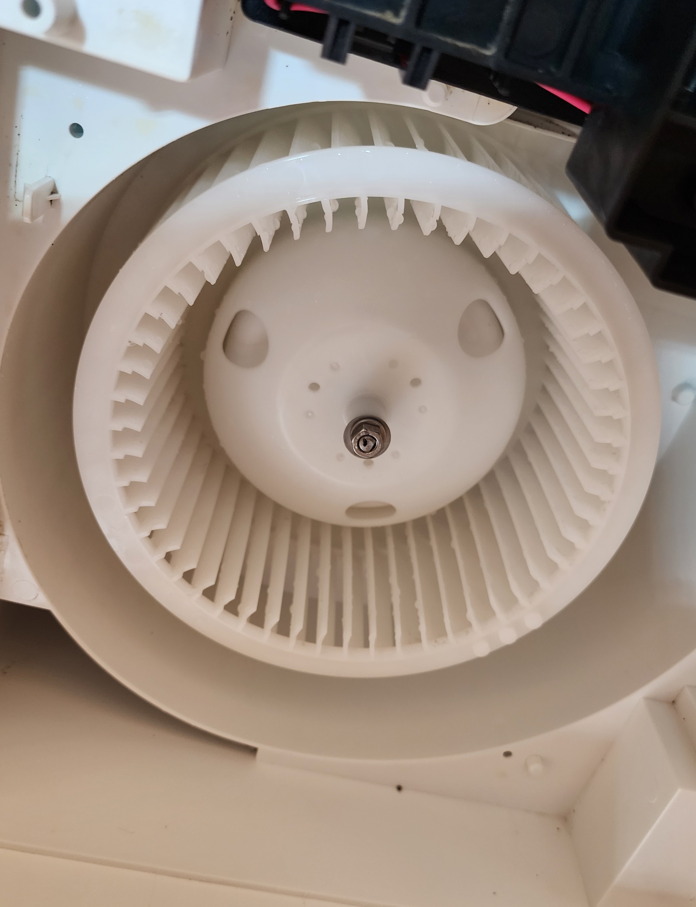 栃木県下野市の浴室乾燥機クリーニングの作業後1