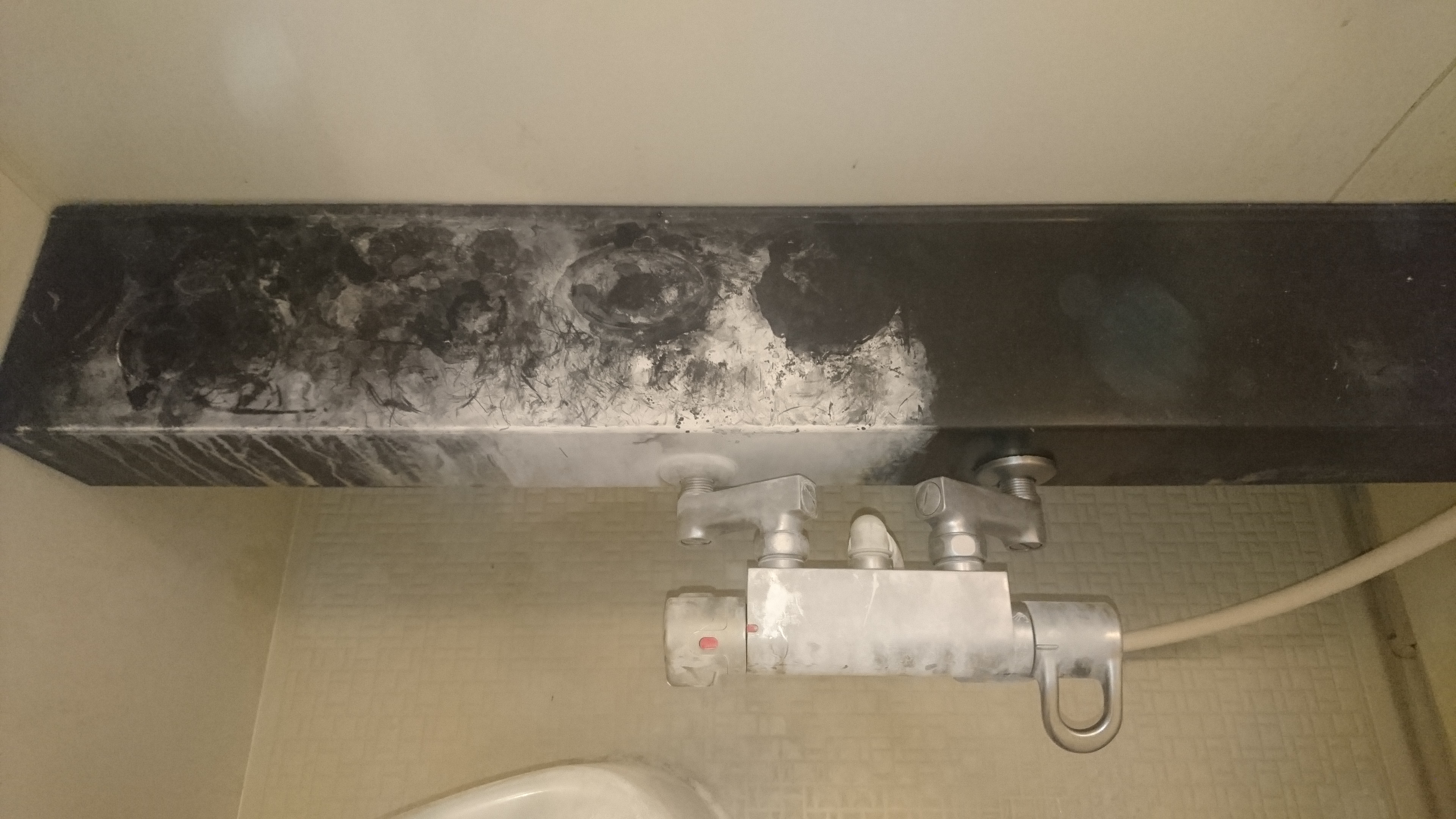 東京都小平市の浴室・お風呂クリーニングの作業前1