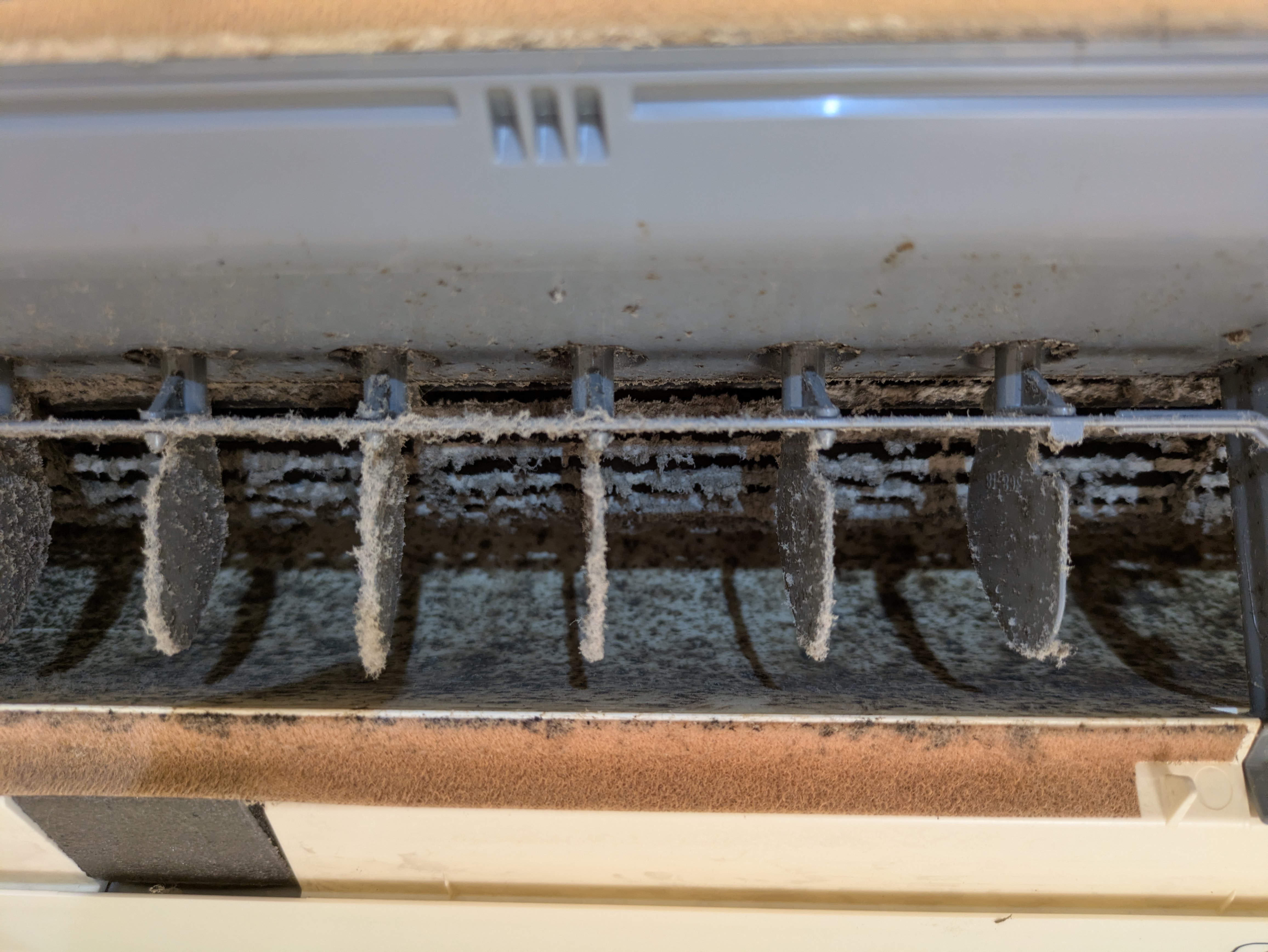 埼玉県蓮田市の壁掛けエアコンの作業前1