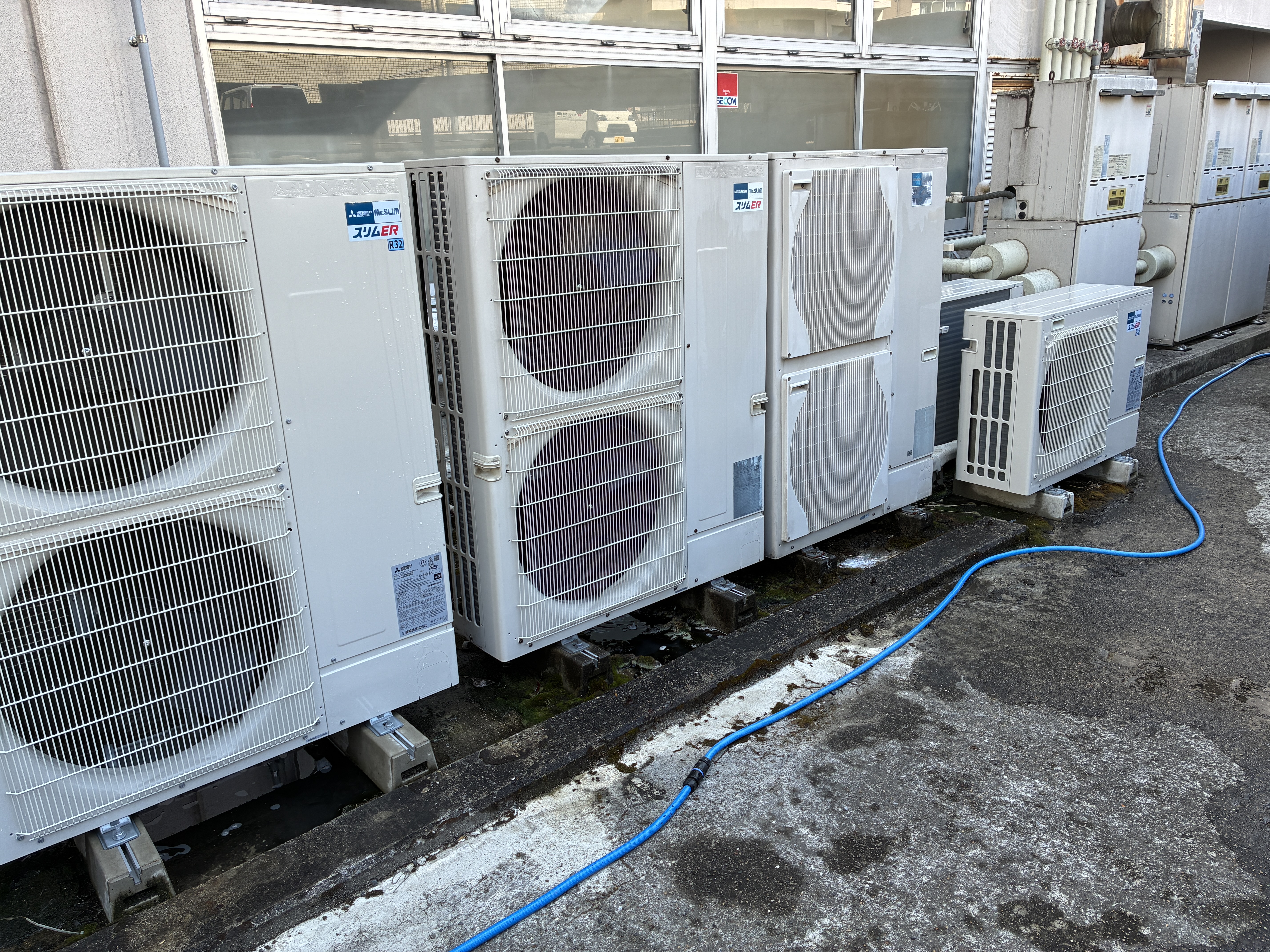 茨城県取手市の業務用天井埋め込みエアコンの作業後2