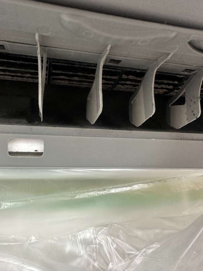 東京都葛飾区柴又の壁掛けエアコンの作業前1