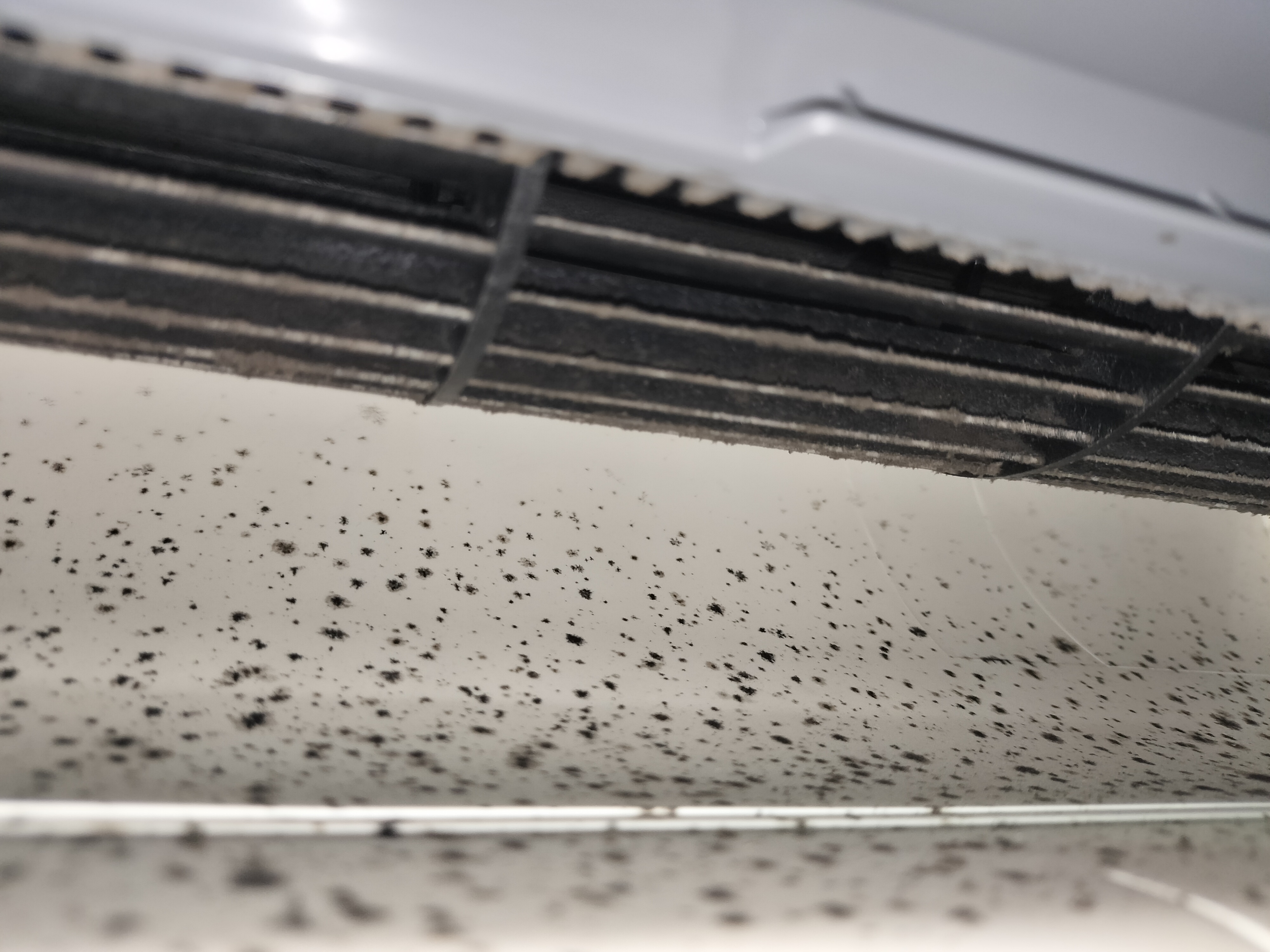 茨城県つくば市のお掃除機能付きエアコンの作業前1