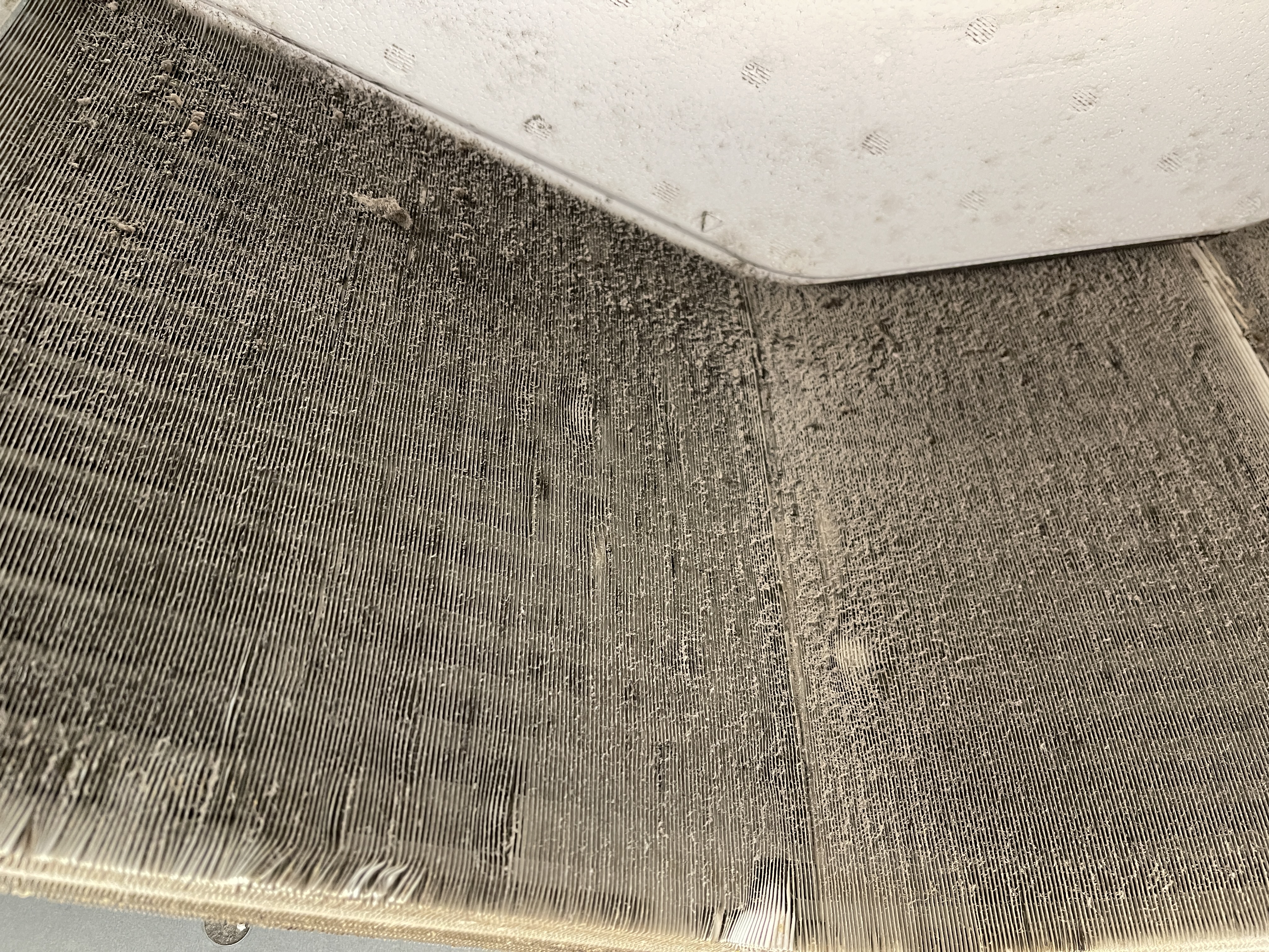 神奈川県横浜市戸塚区の業務用天井埋め込みエアコンの作業前1