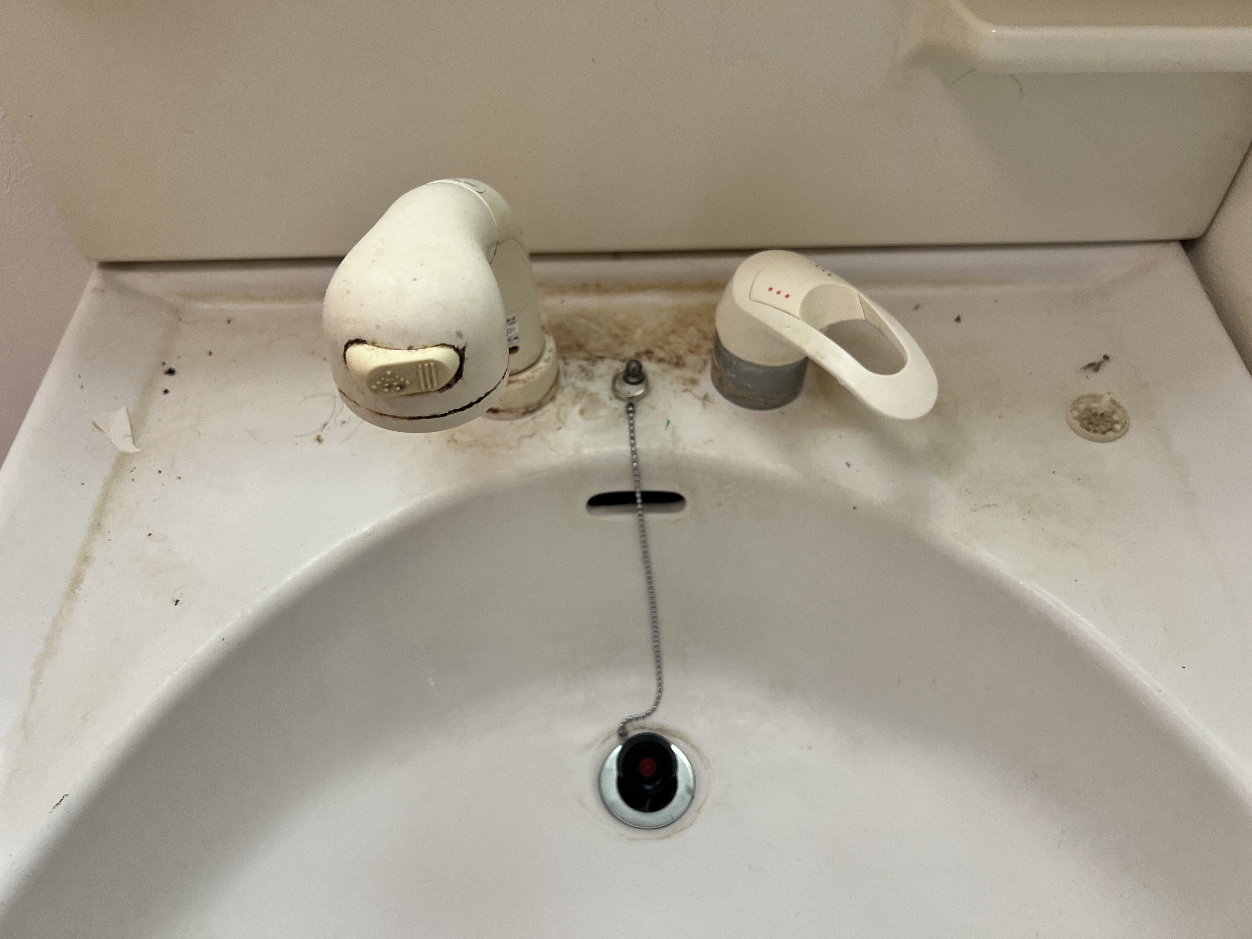 静岡県磐田市の賃貸住宅退去後の原状回復クリーニングの作業前3