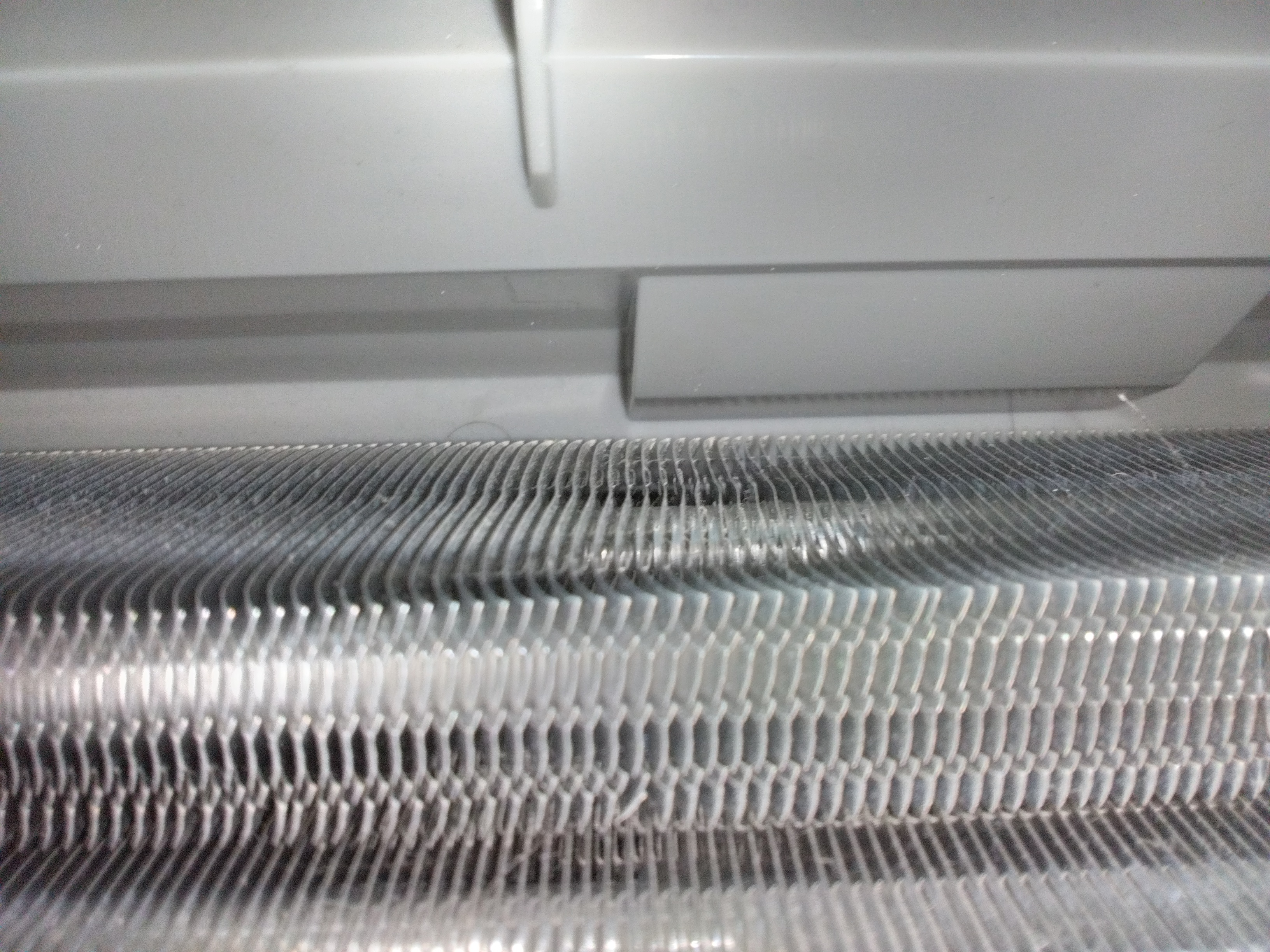 山梨県中央市東花輪の壁掛けエアコンの作業前2