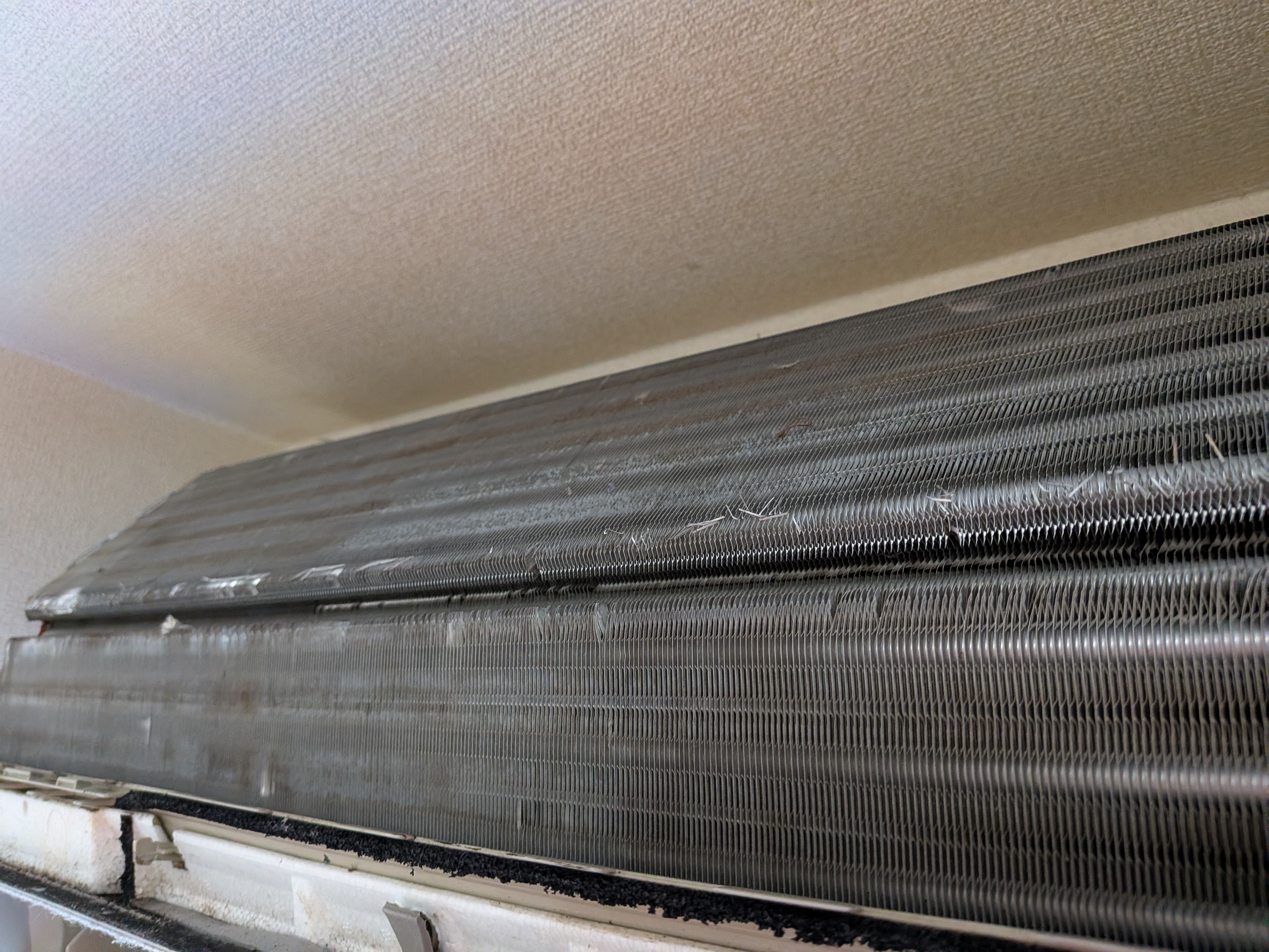 東京都港区高輪の壁掛けエアコンの作業前3