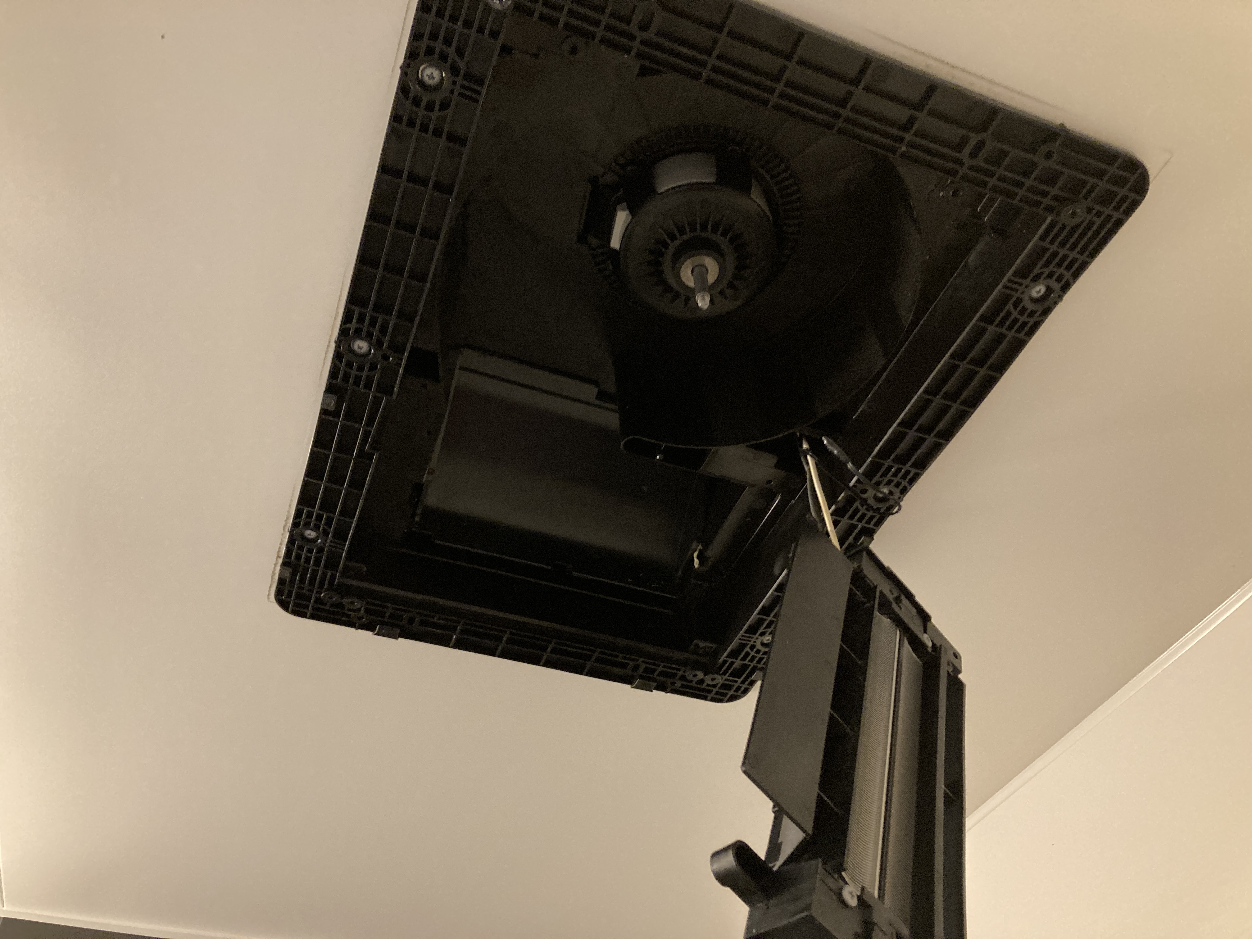 京都府京都市南区久世東土川町の浴室乾燥機クリーニングの作業後1