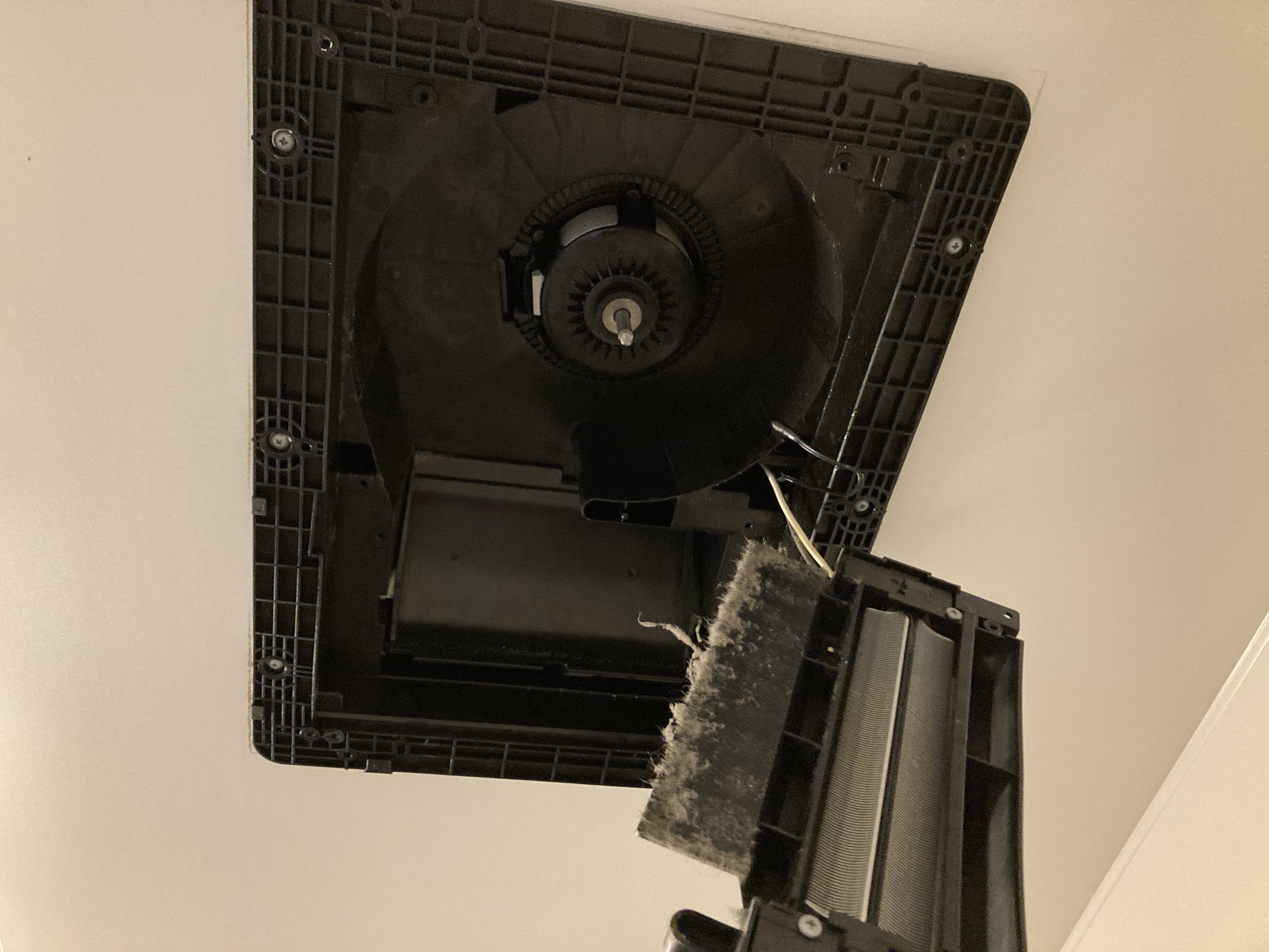 京都府京都市南区久世東土川町の浴室乾燥機クリーニングの作業前1