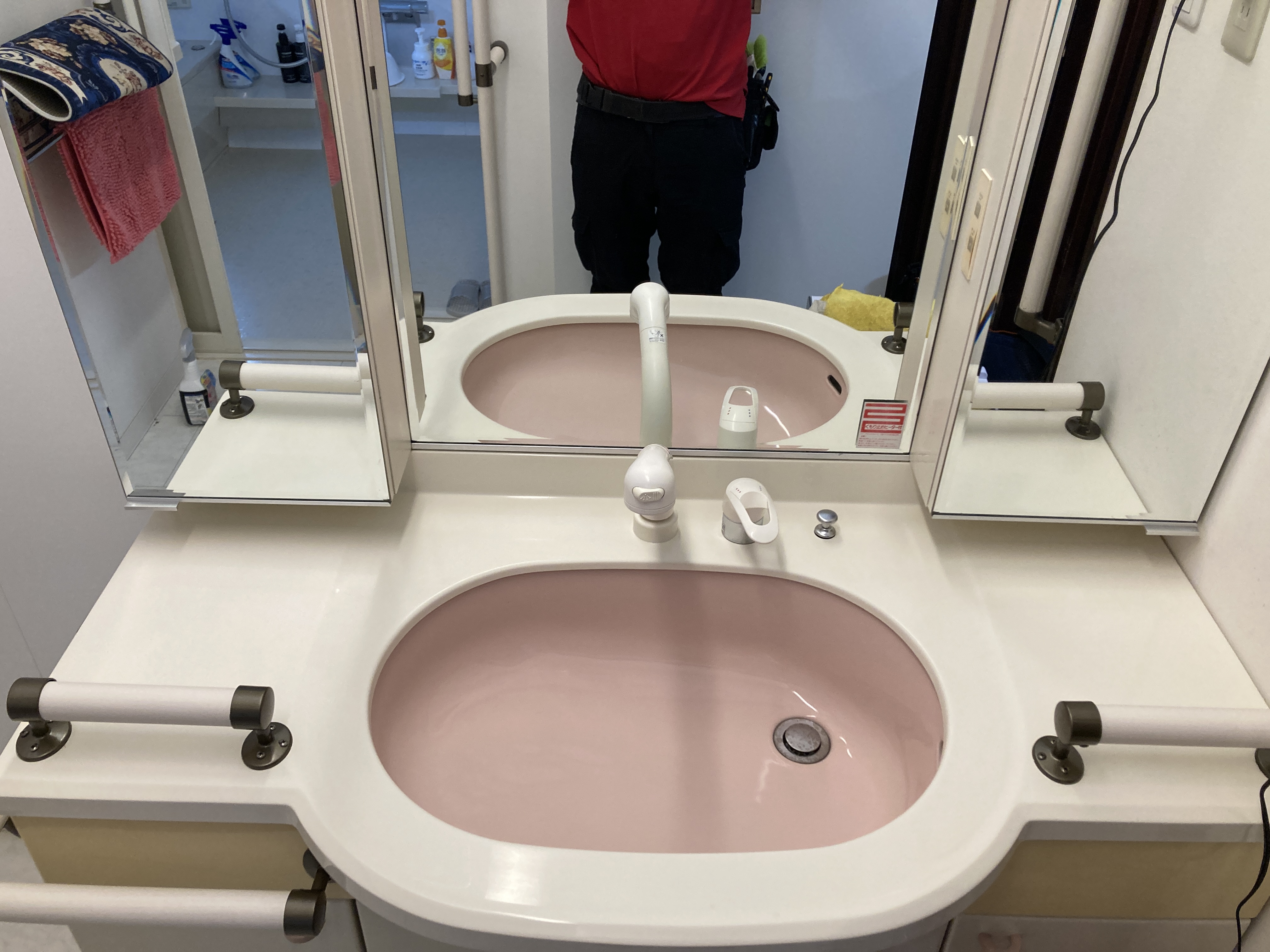 京都府京都市南区上鳥羽鍋ヶ淵町の洗面所クリーニングの作業後2