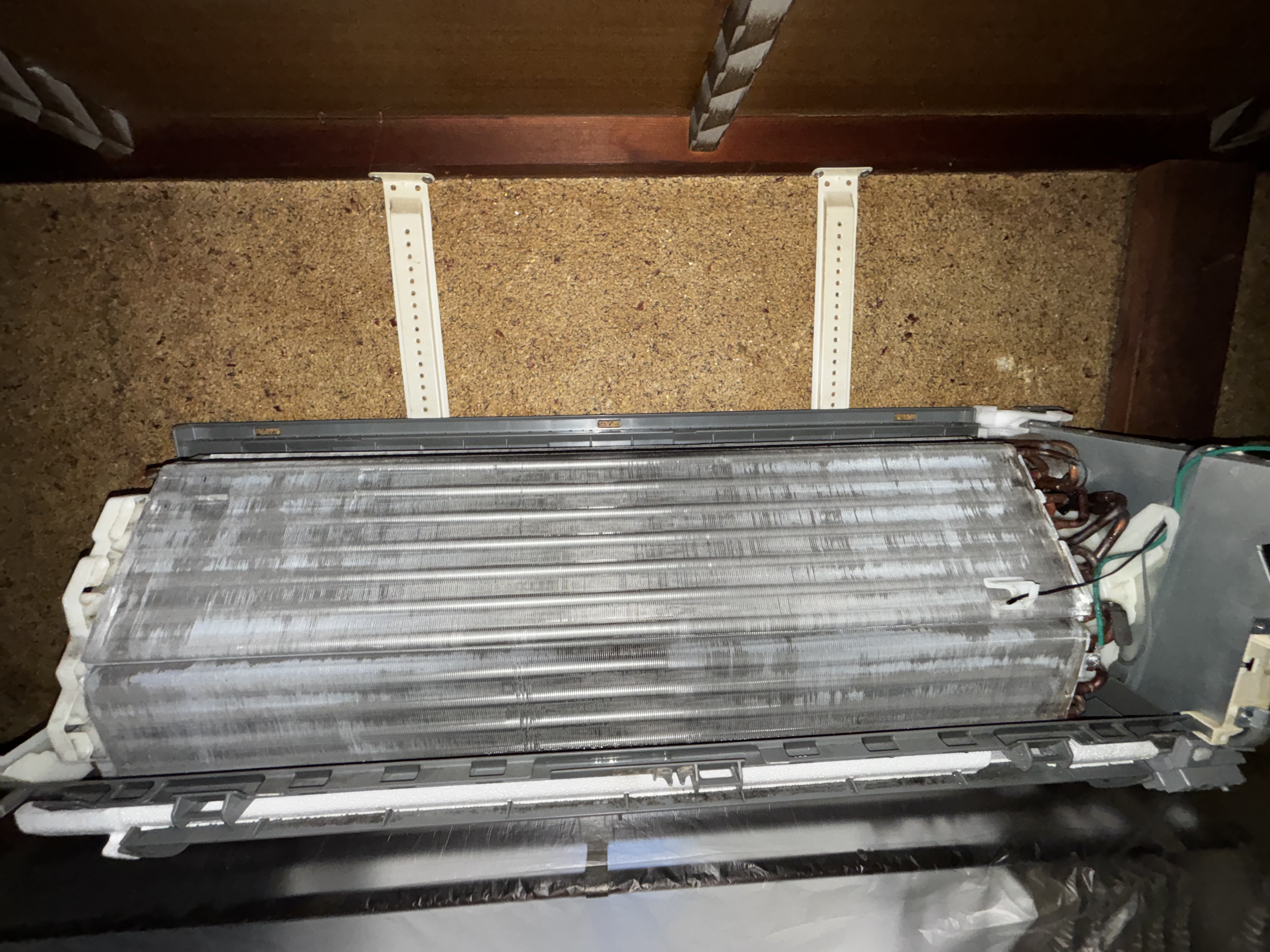 千葉県千葉市花見川区のお掃除機能付きエアコンの作業後2