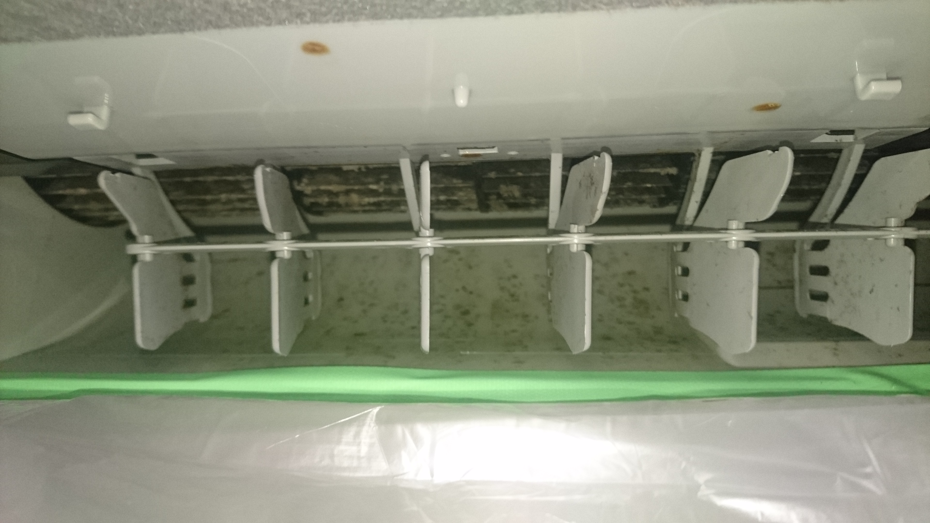 東京都東久留米市の壁掛けエアコンの作業前1