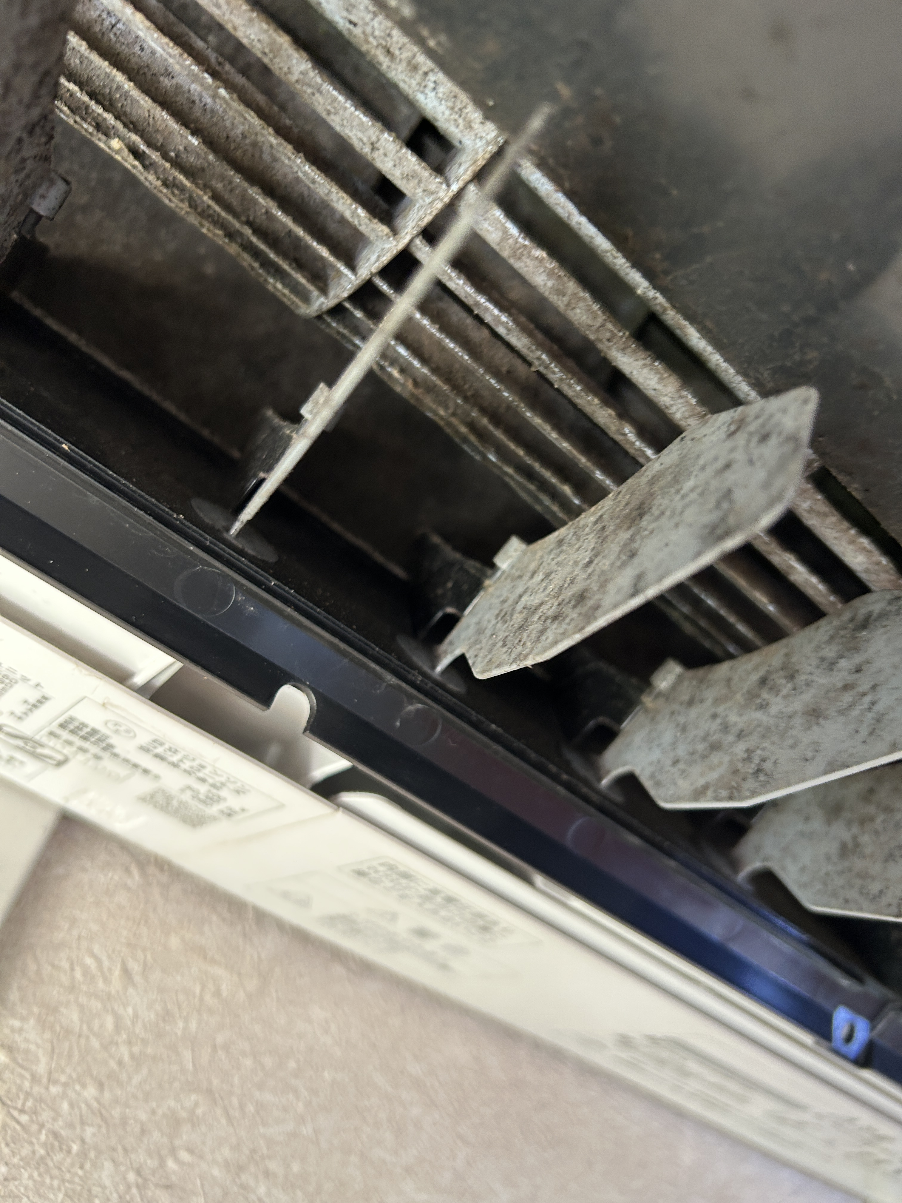 福島県会津若松市のお掃除機能付きエアコンの作業前1