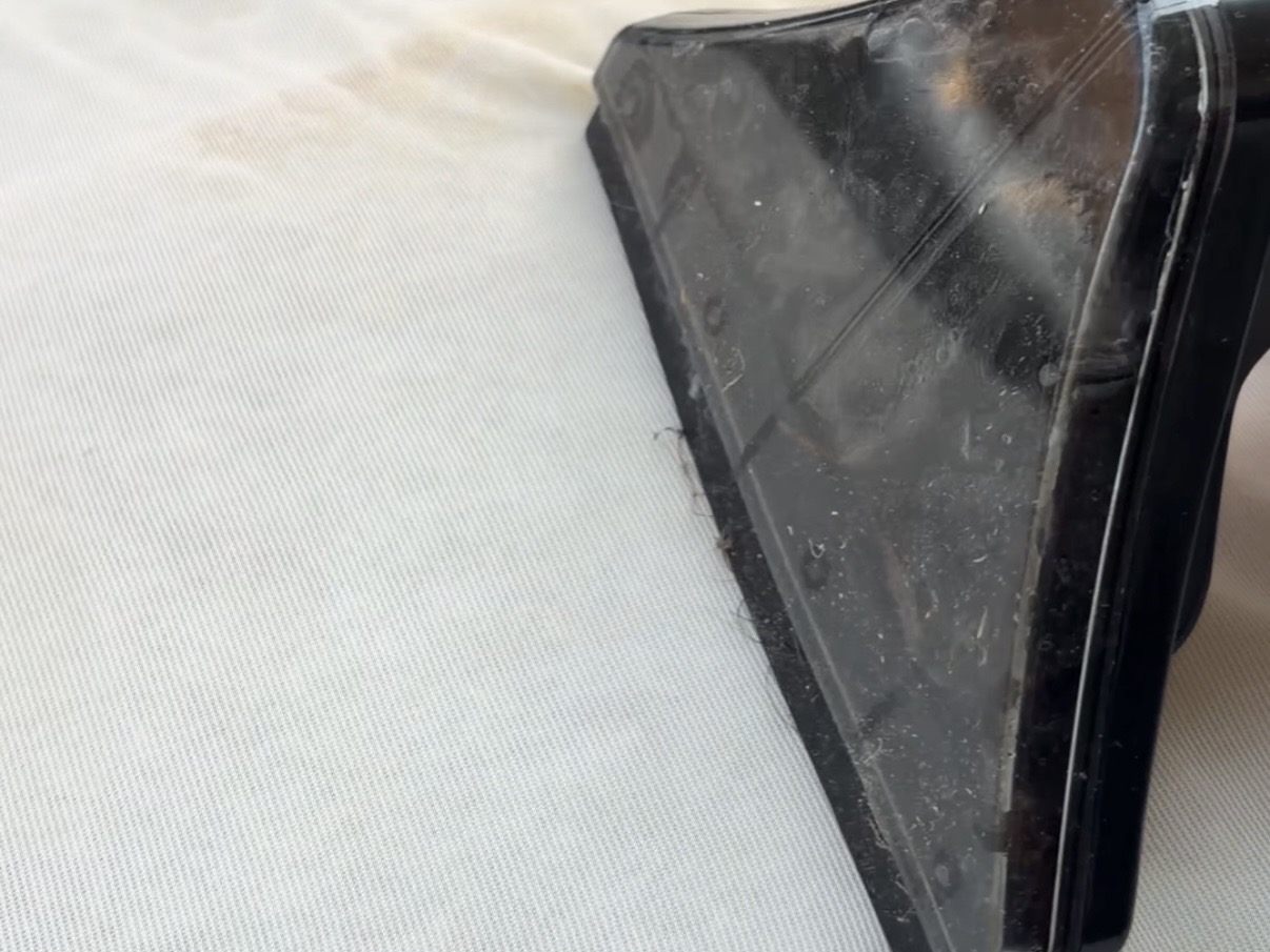 兵庫県西宮市仁川町のベッドマットレスクリーニングの作業前2