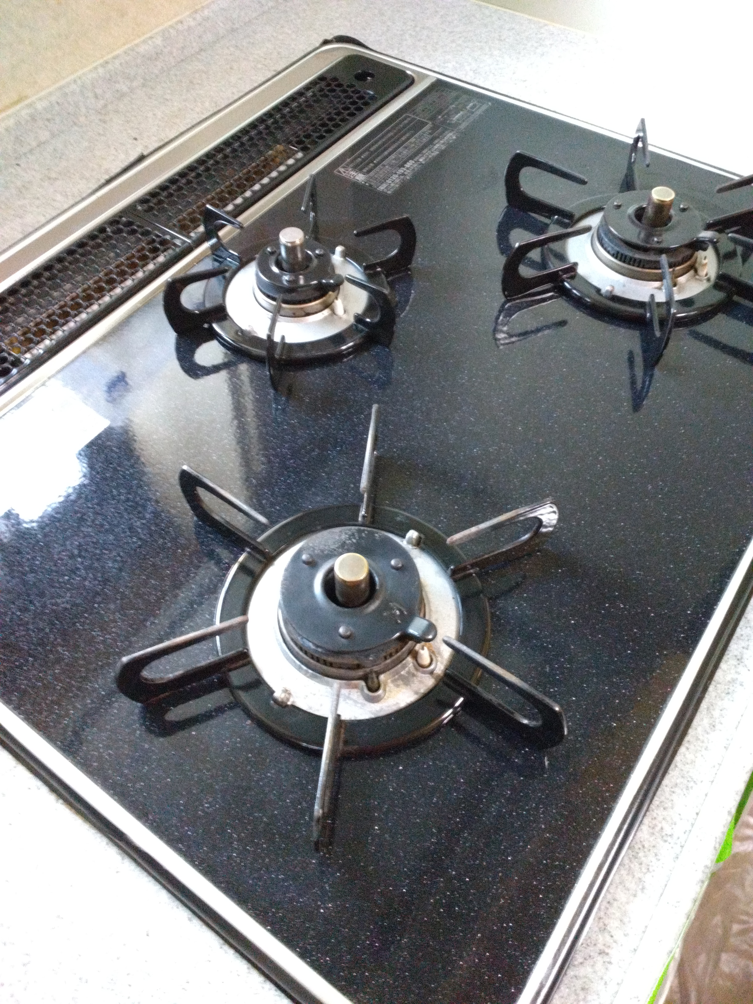 青森県八戸市のキッチンクリーニングの作業後2