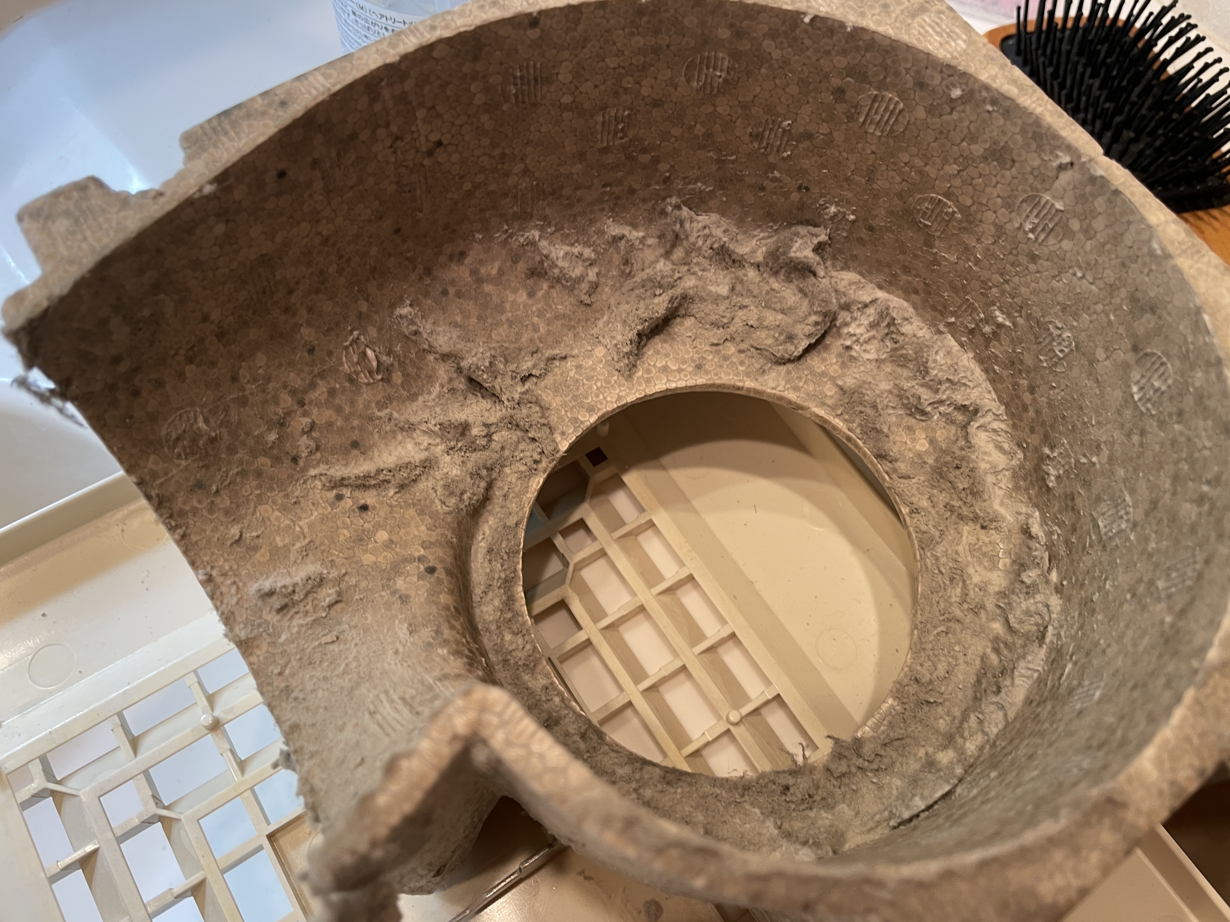 神奈川県横浜市港北区のトイレクリーニングの作業前2