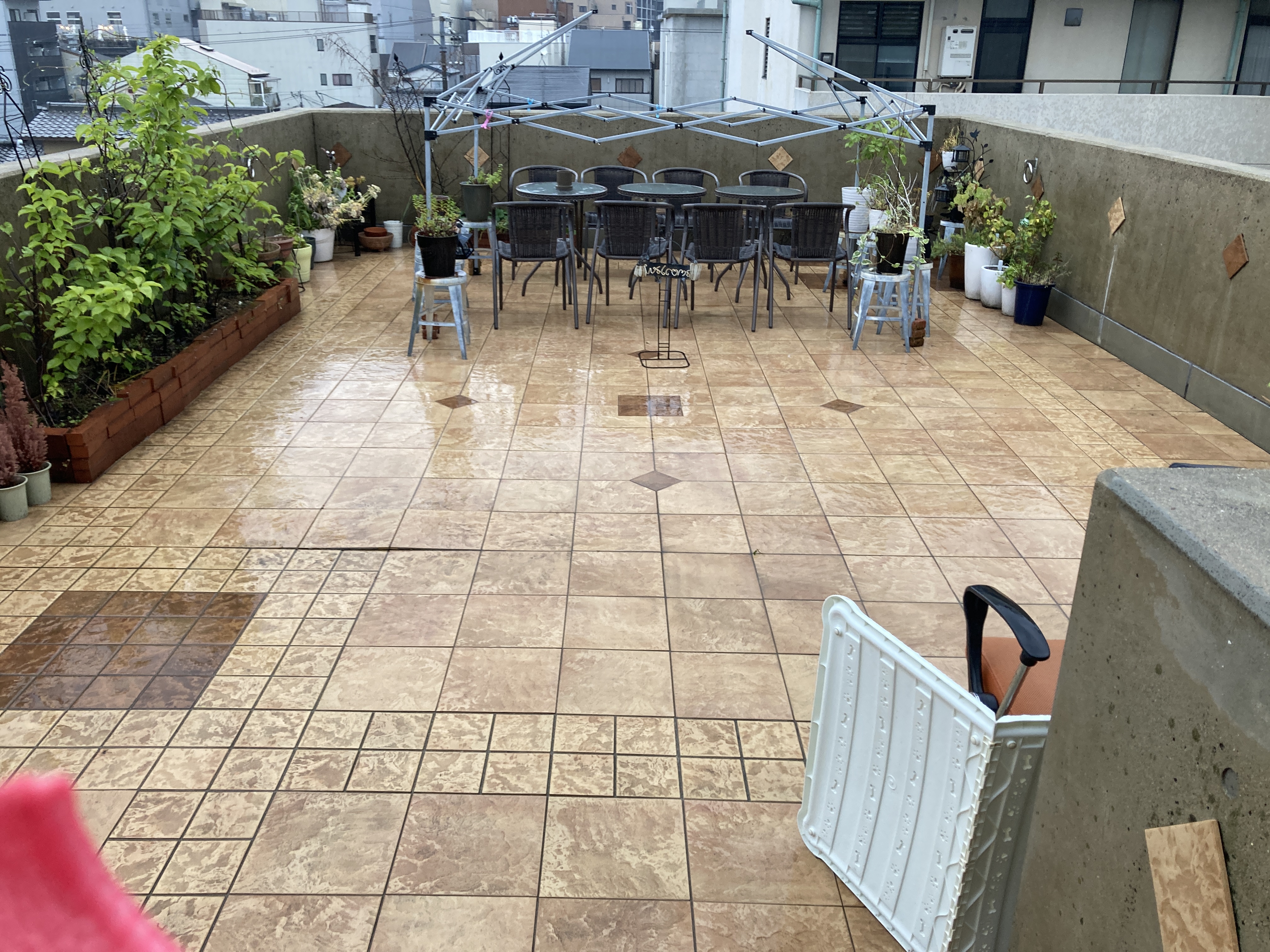 京都府京都市下京区塗師屋町のベランダ・バルコニークリーニングの作業後1