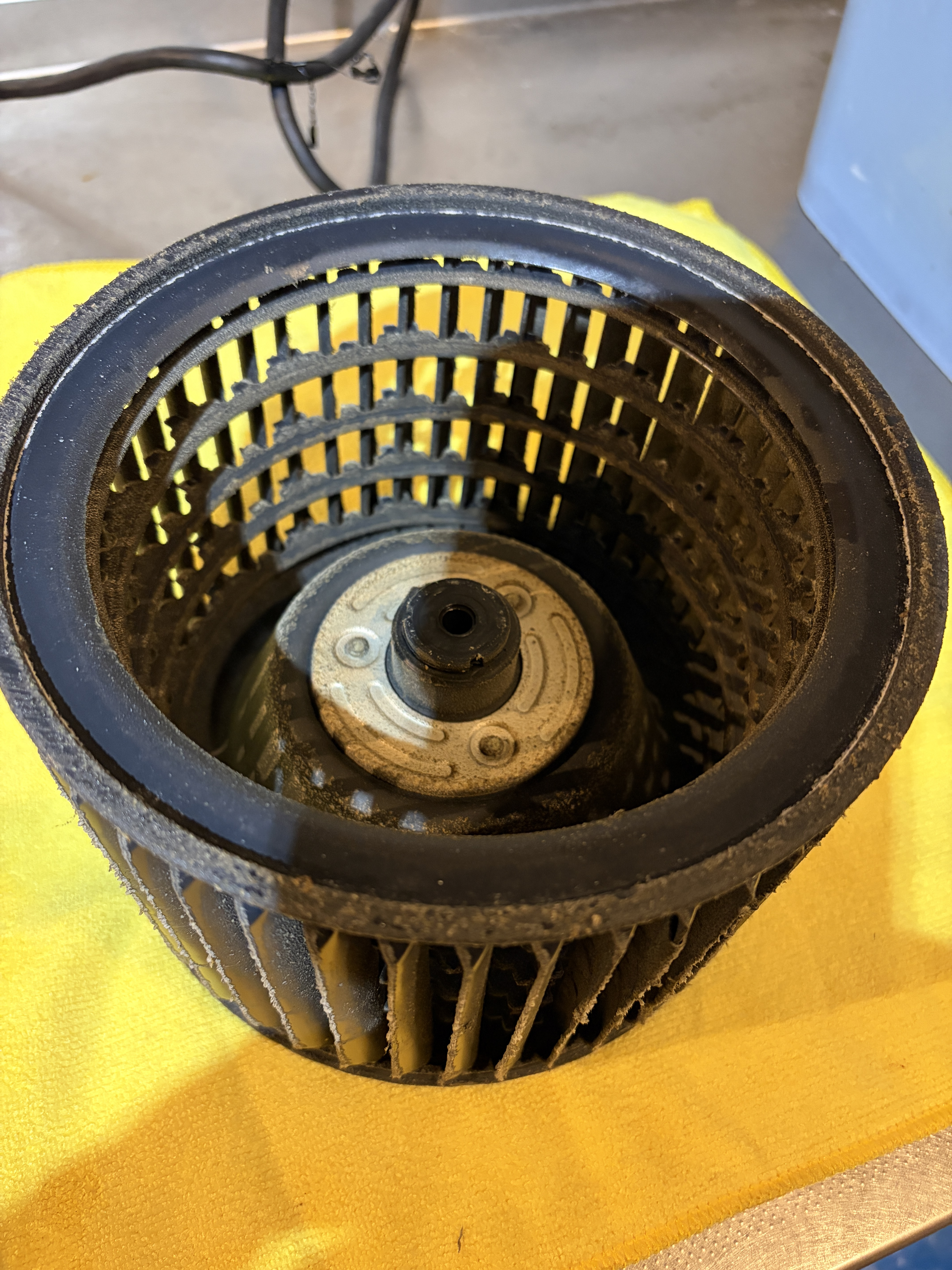 東京都荒川区西尾久のお掃除機能付きエアコンの作業前3