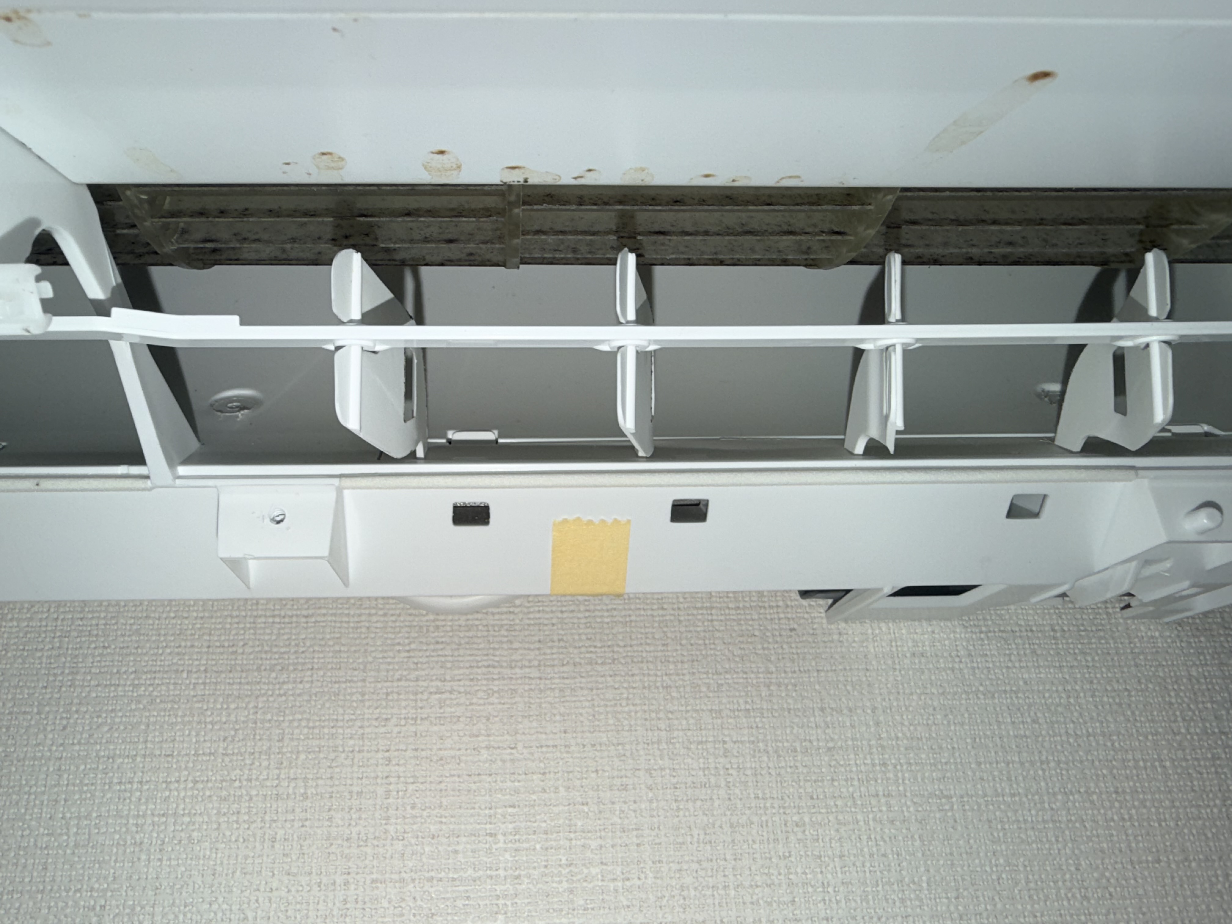 千葉県市川市富浜の壁掛けエアコンの作業前2