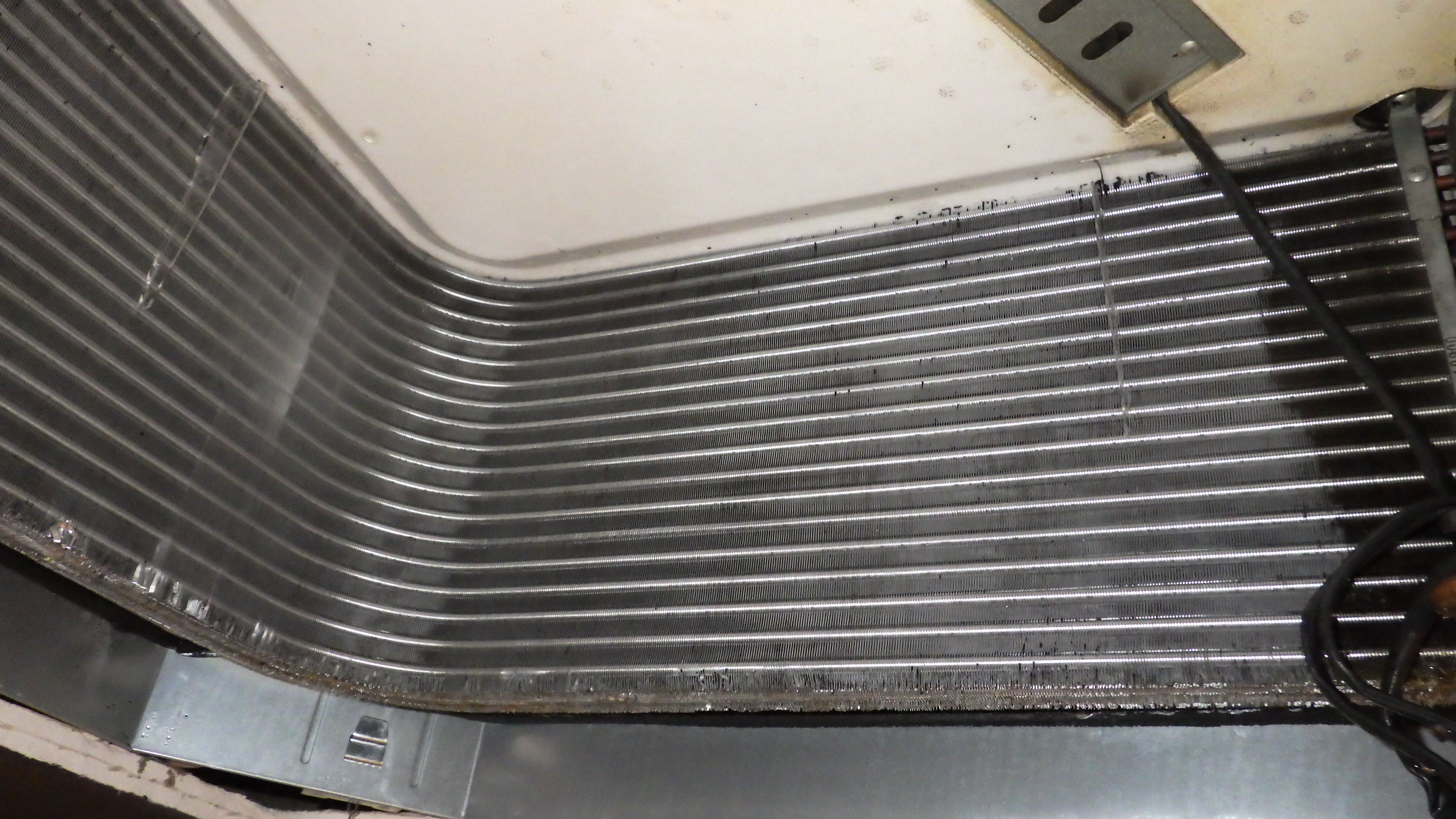 東京都大田区上池台の業務用天井埋め込みエアコンの作業後2