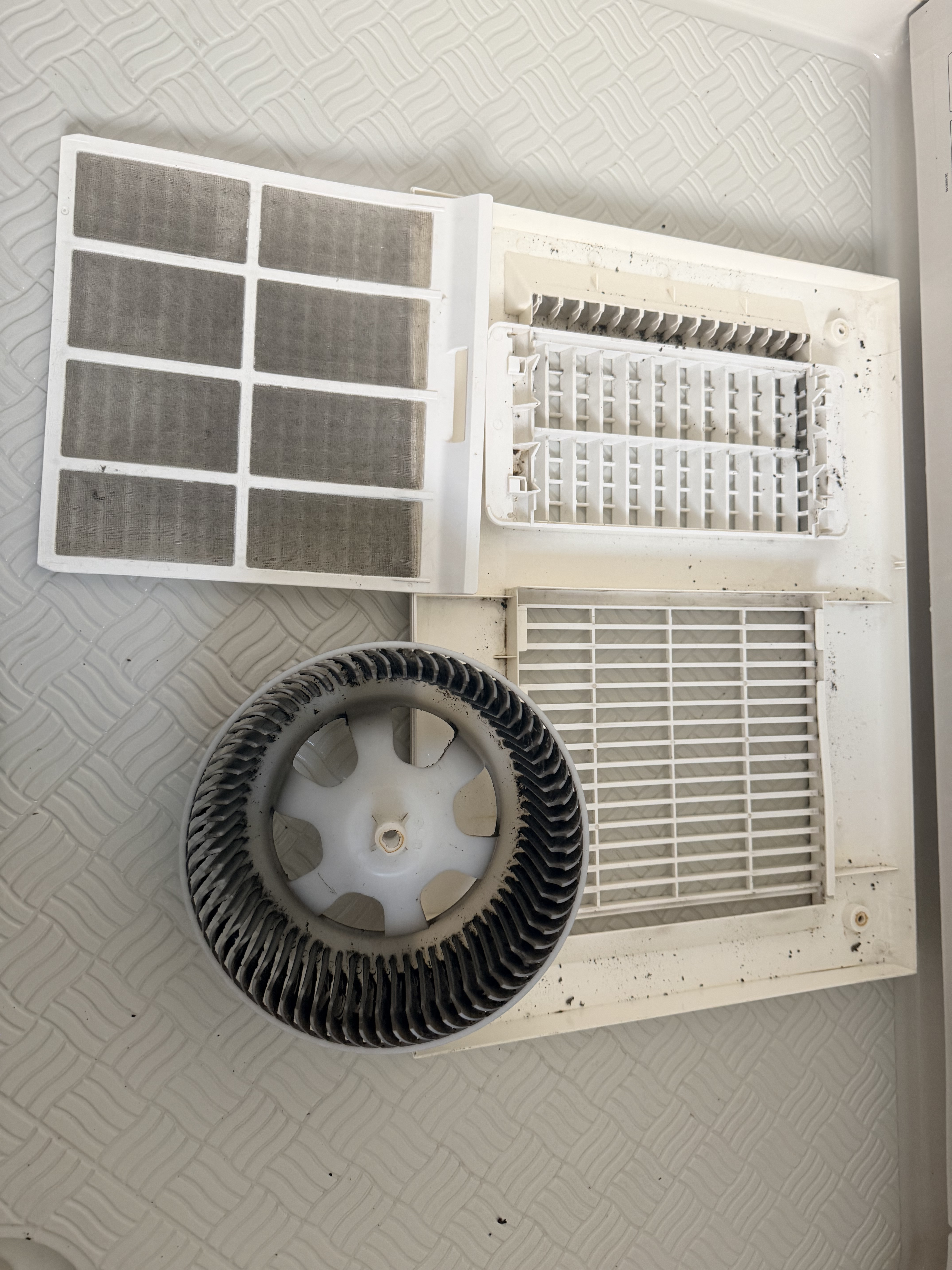 千葉県印西市大塚のレンジフードクリーニングの作業前3