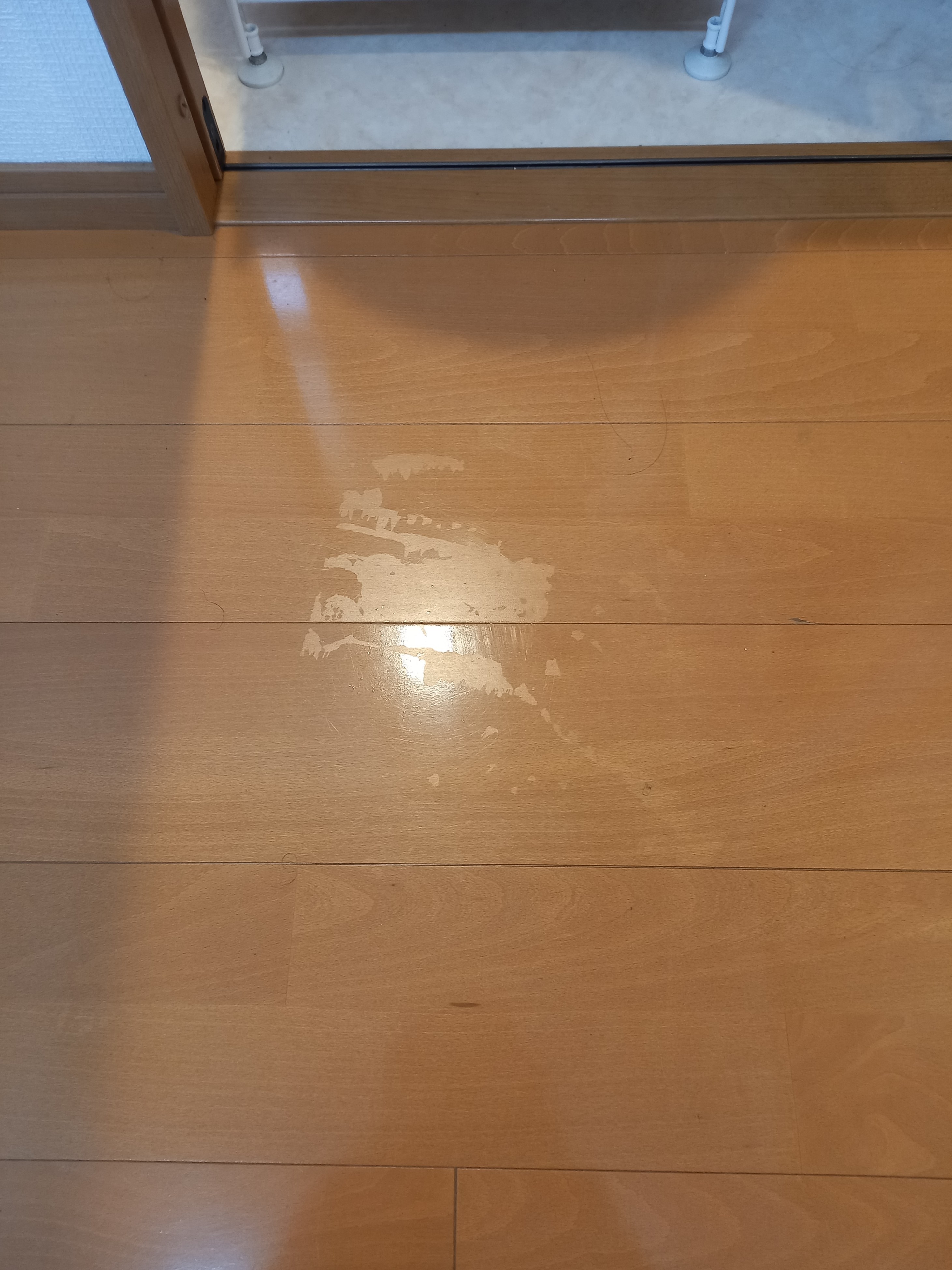 福岡県飯塚市新飯塚のフローリングクリーニングの作業前1