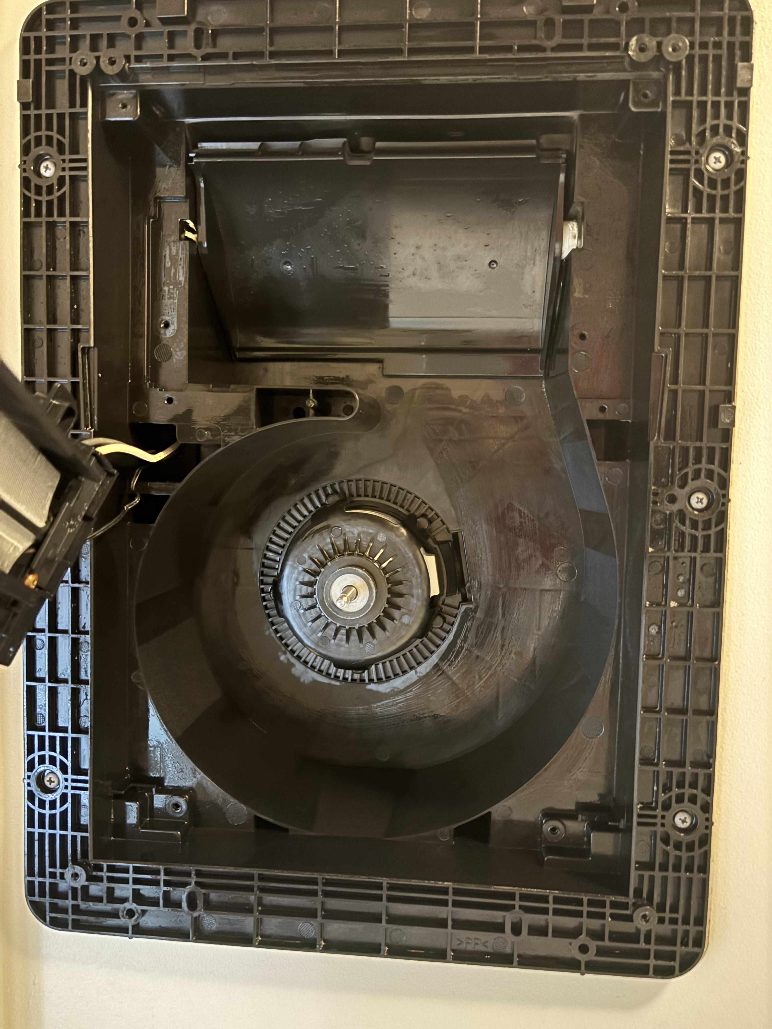 埼玉県朝霞市の浴室乾燥機クリーニングの作業後2