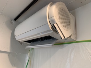 東京都世田谷区弦巻のお掃除機能付きエアコンの作業前1