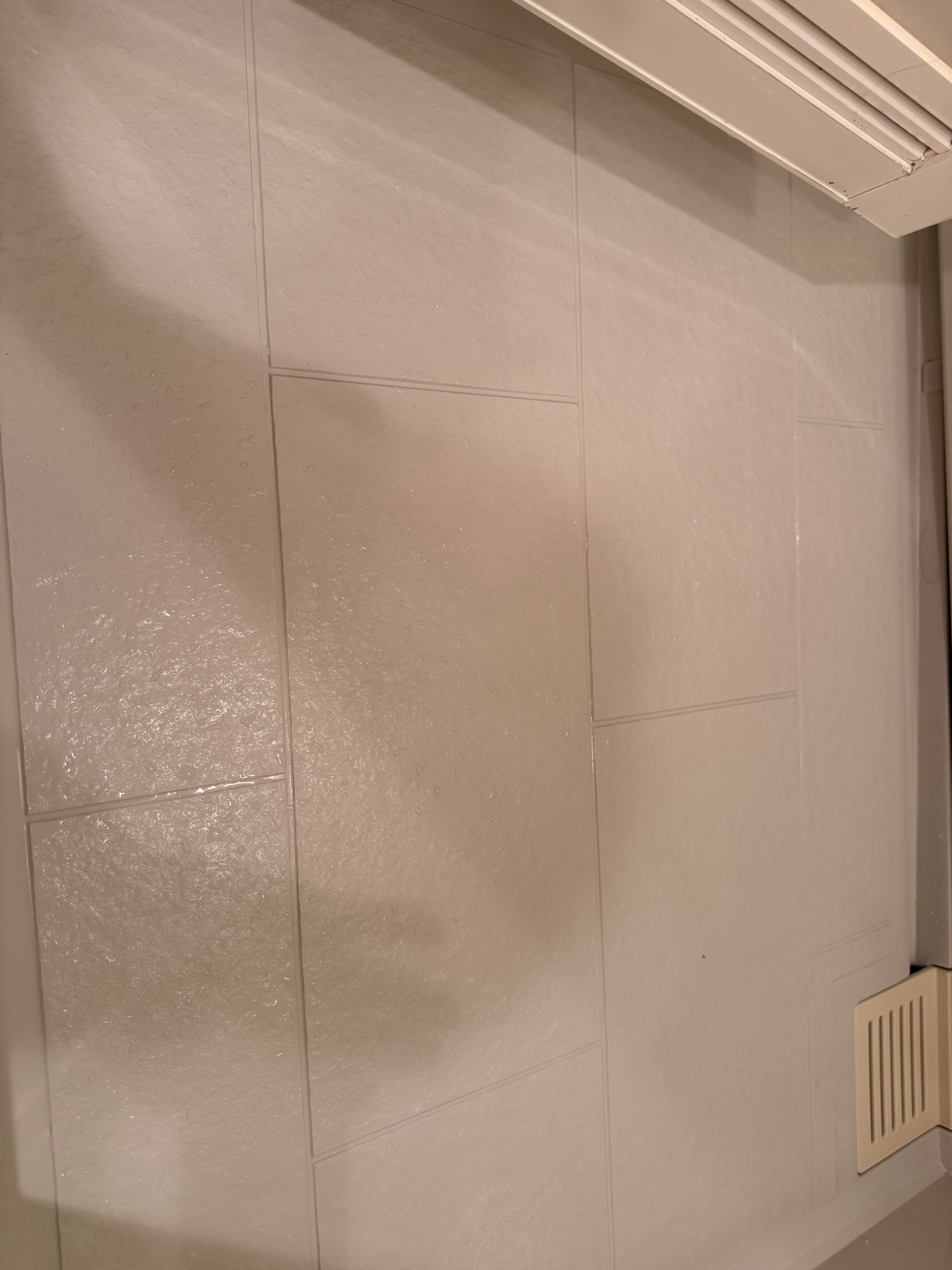 岩手県盛岡市中央通の浴室・お風呂クリーニングの作業後1