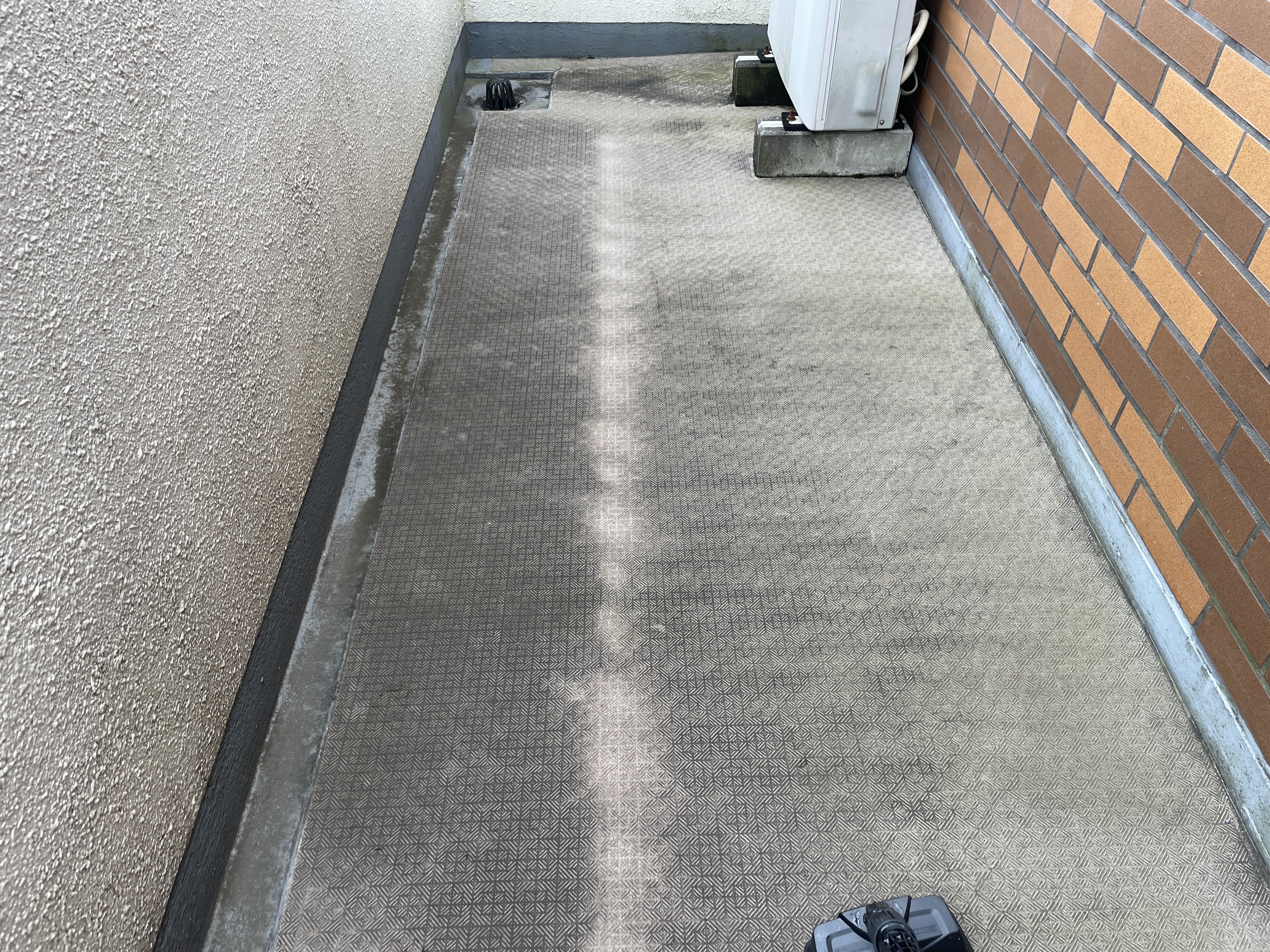 神奈川県横浜市神奈川区のビル・マンション共用部清掃の作業前1