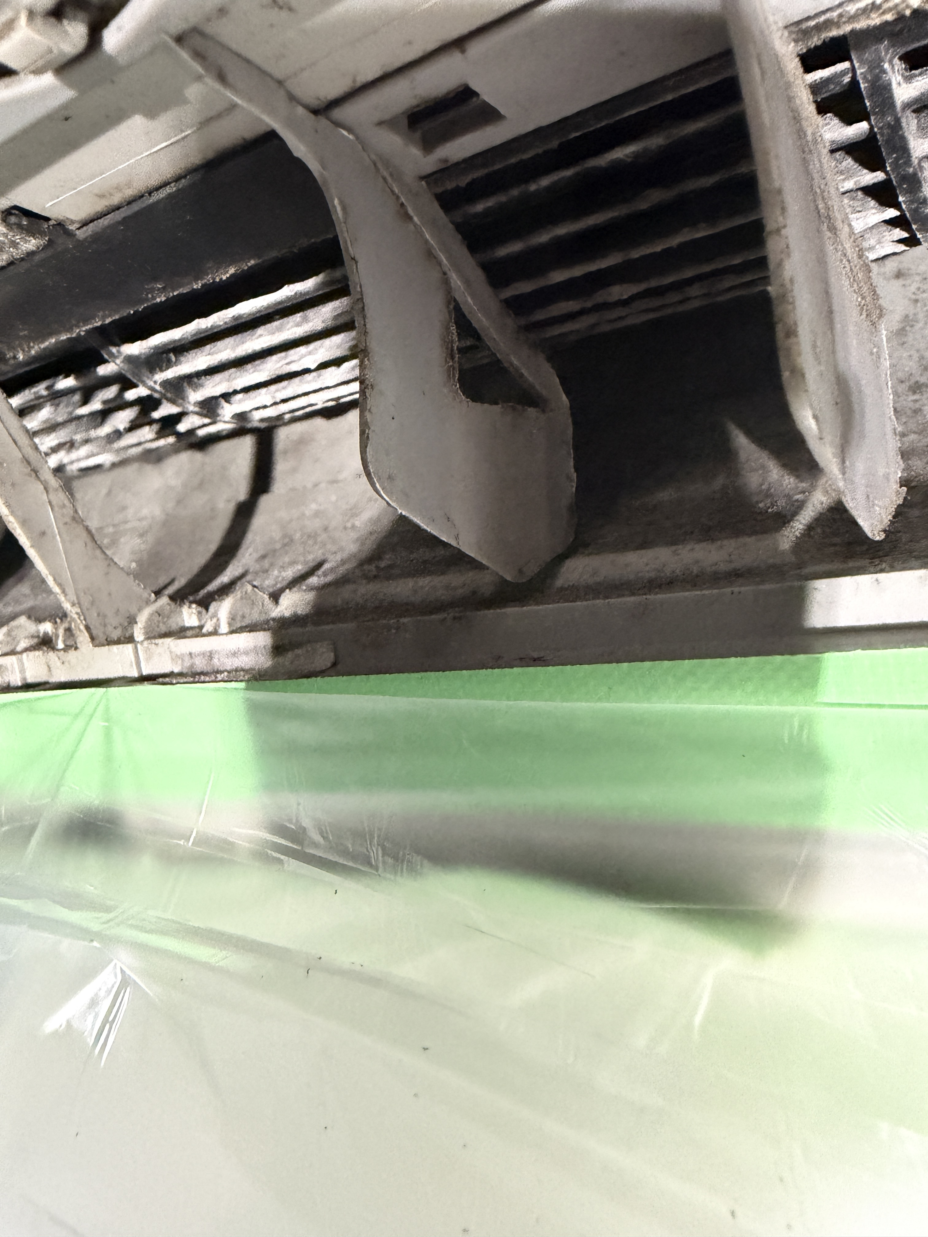 東京都荒川区西日暮里の壁掛けエアコンの作業前1