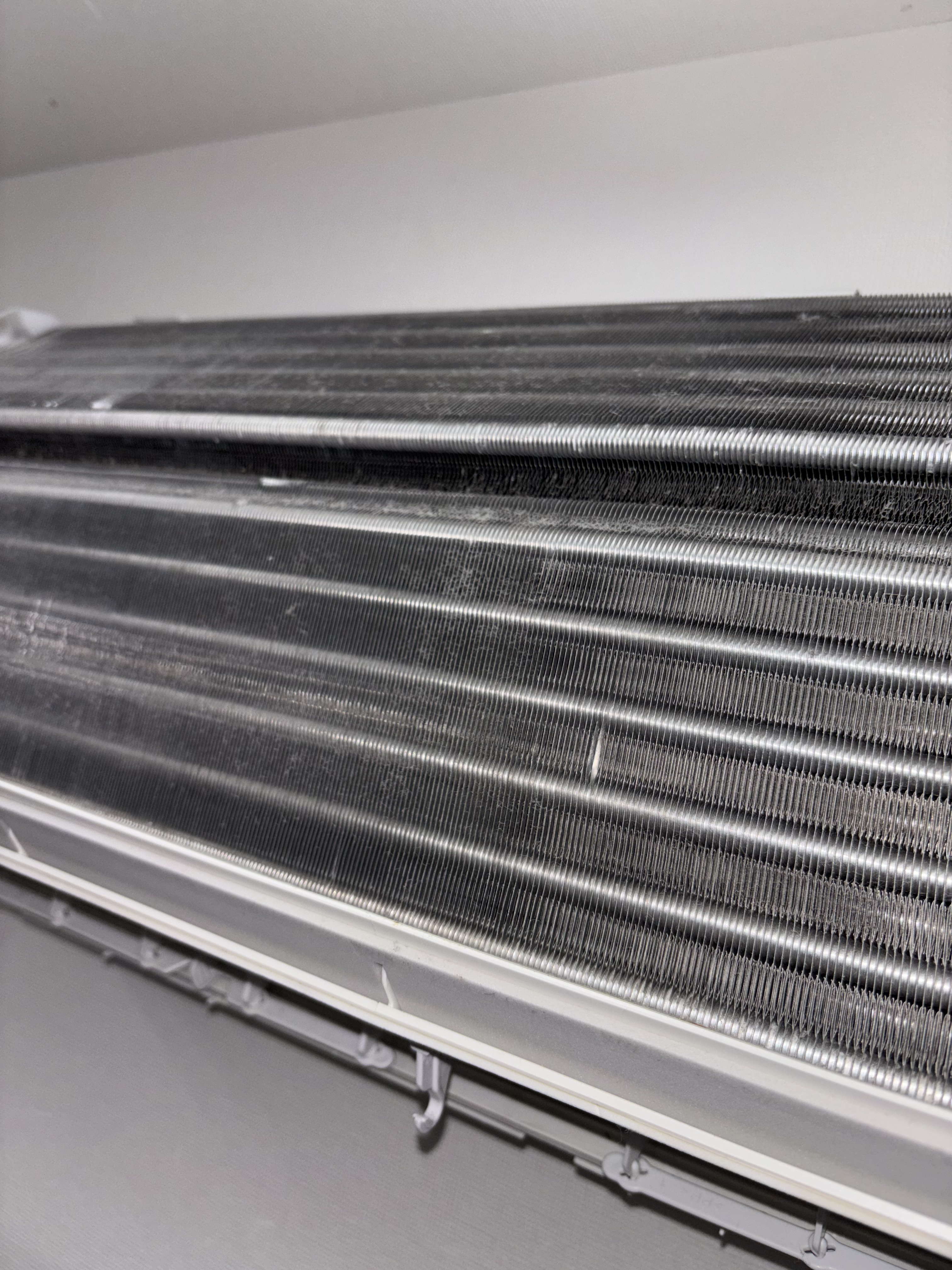 神奈川県藤沢市の壁掛けエアコンの作業前1