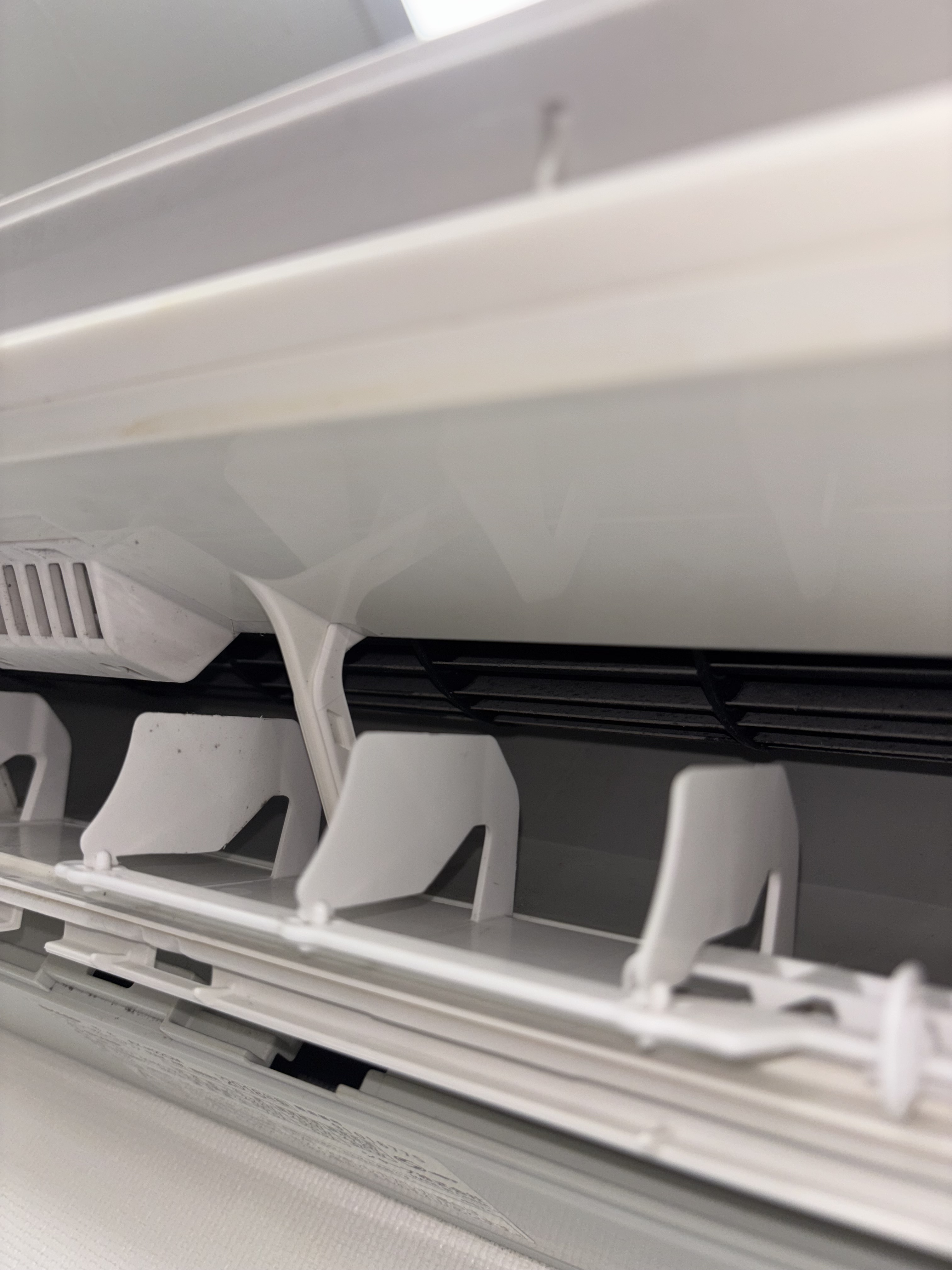 神奈川県藤沢市の壁掛けエアコンの作業前2