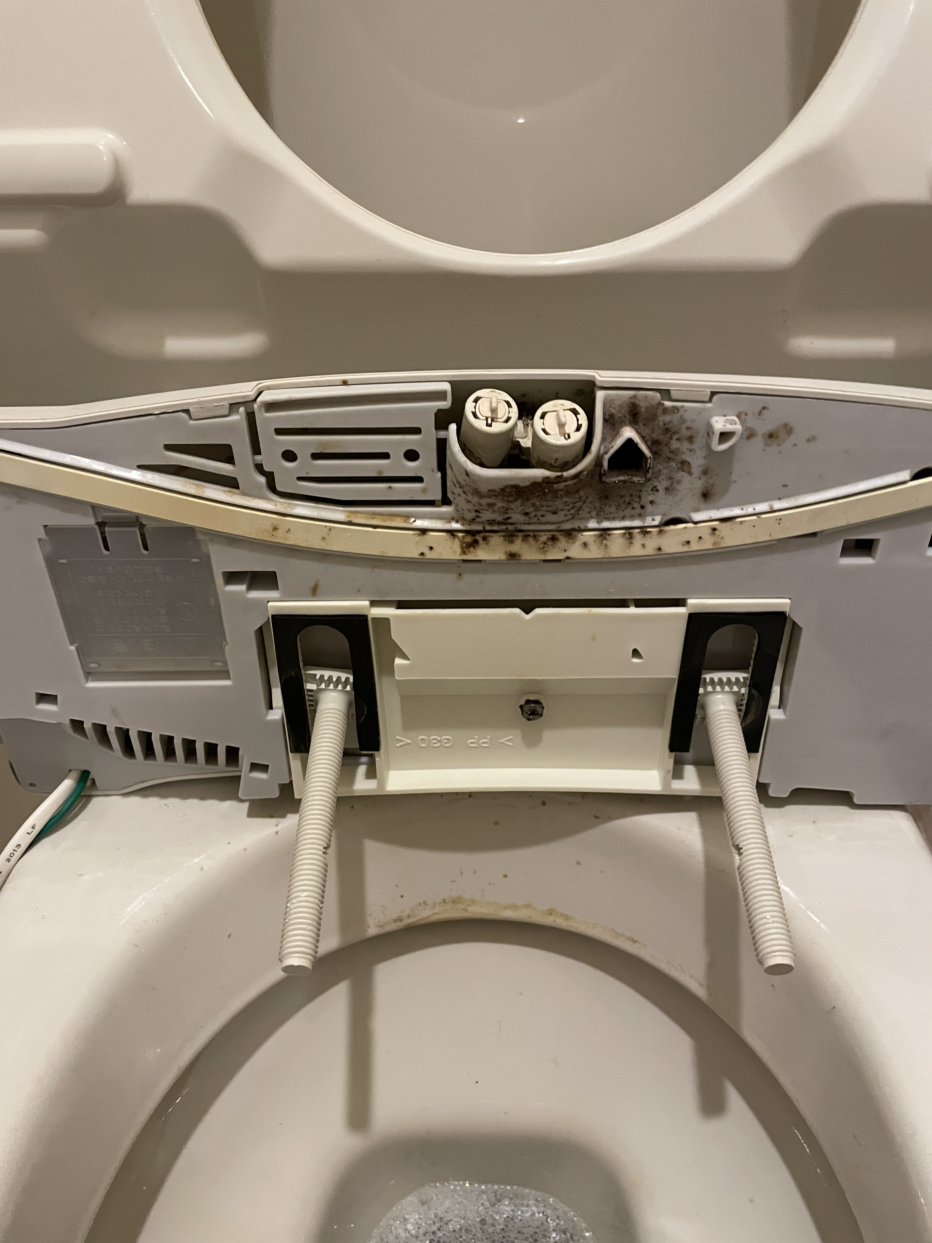 神奈川県横浜市西区のトイレクリーニングの作業前1