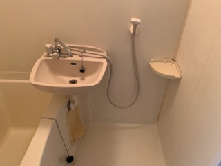 東京都世田谷区成城の浴室・お風呂クリーニングの作業後1