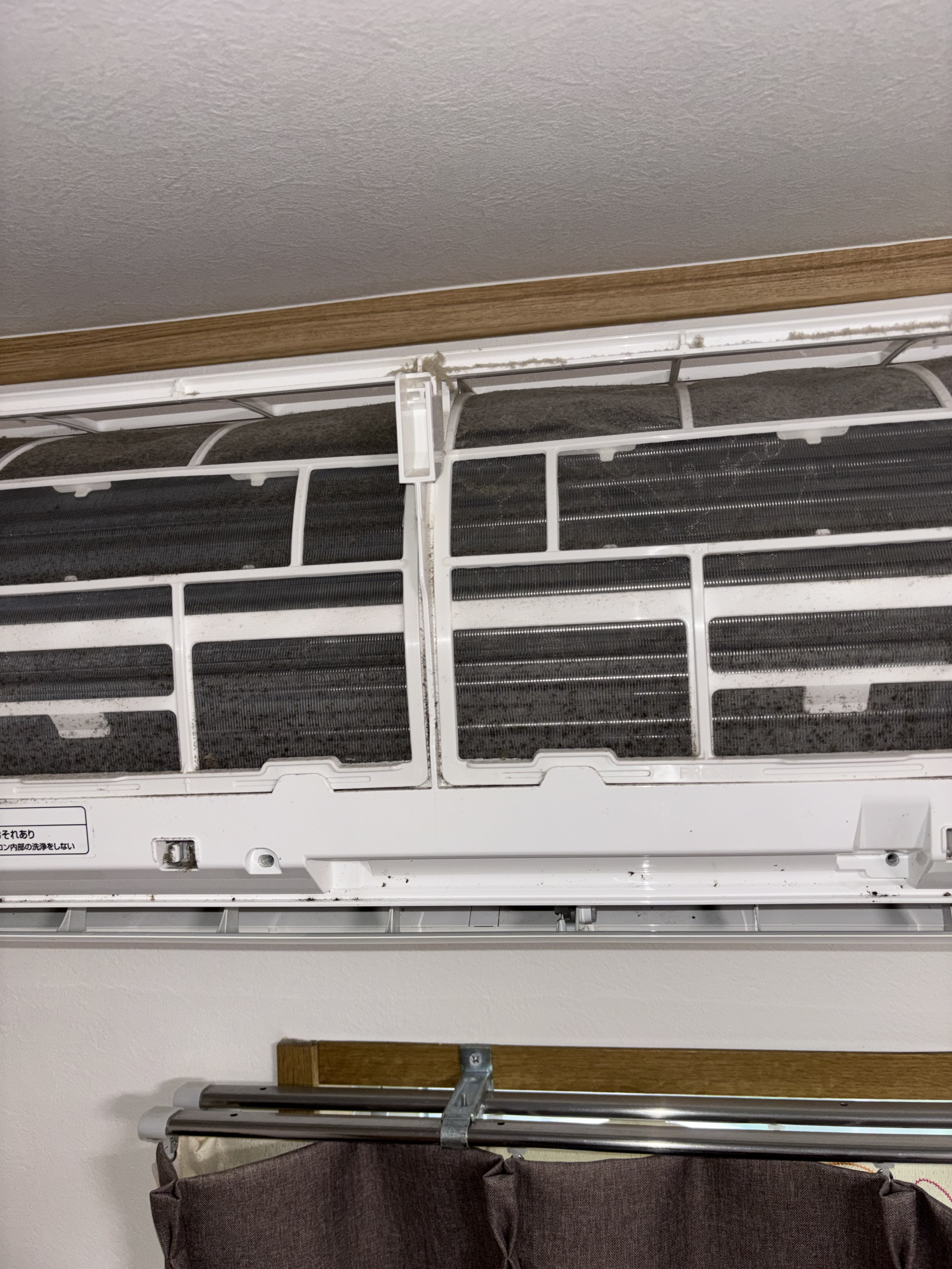 神奈川県藤沢市の壁掛けエアコンの作業前1