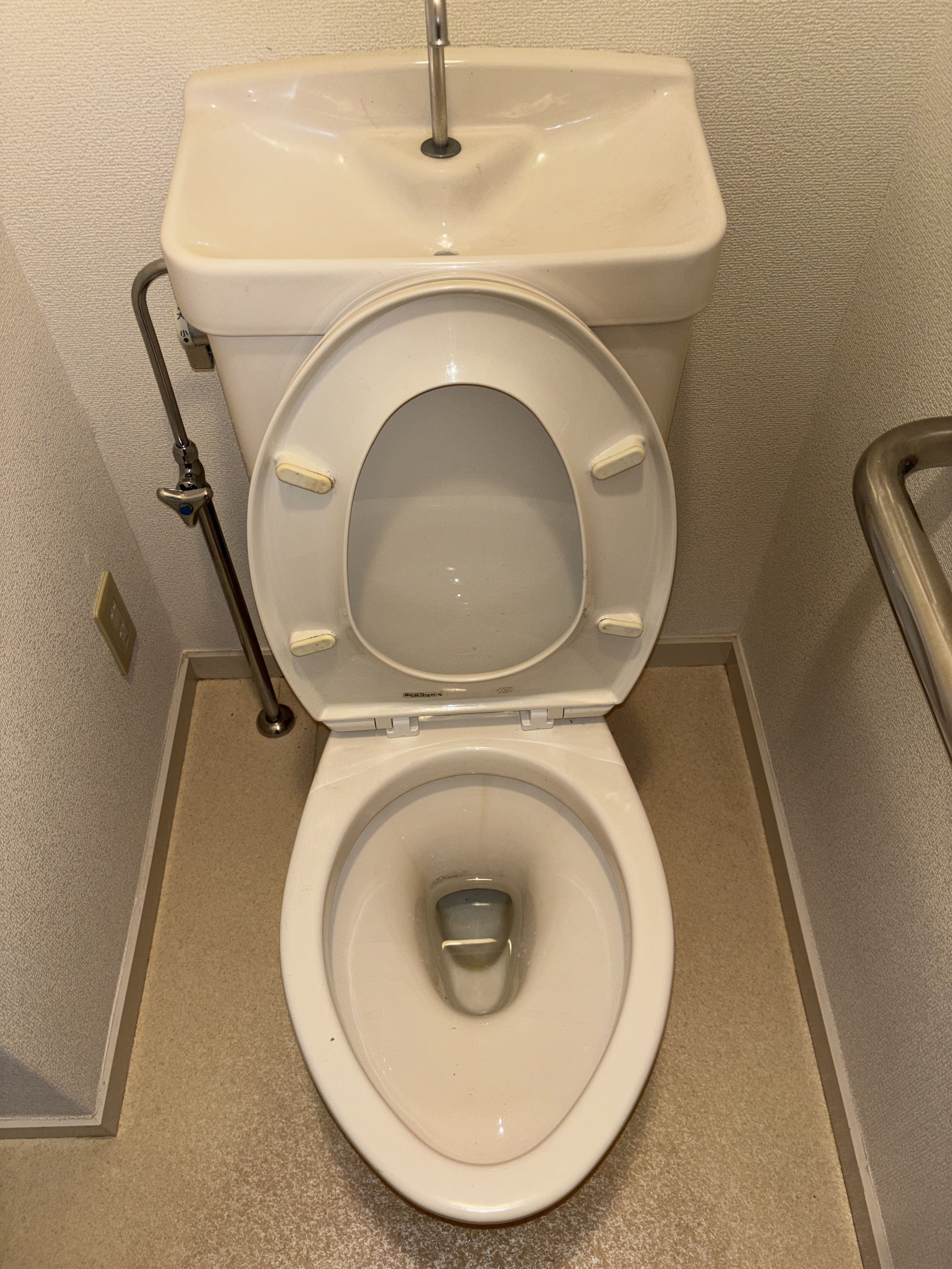 神奈川県横浜市金沢区の浴室・お風呂クリーニングの作業前2