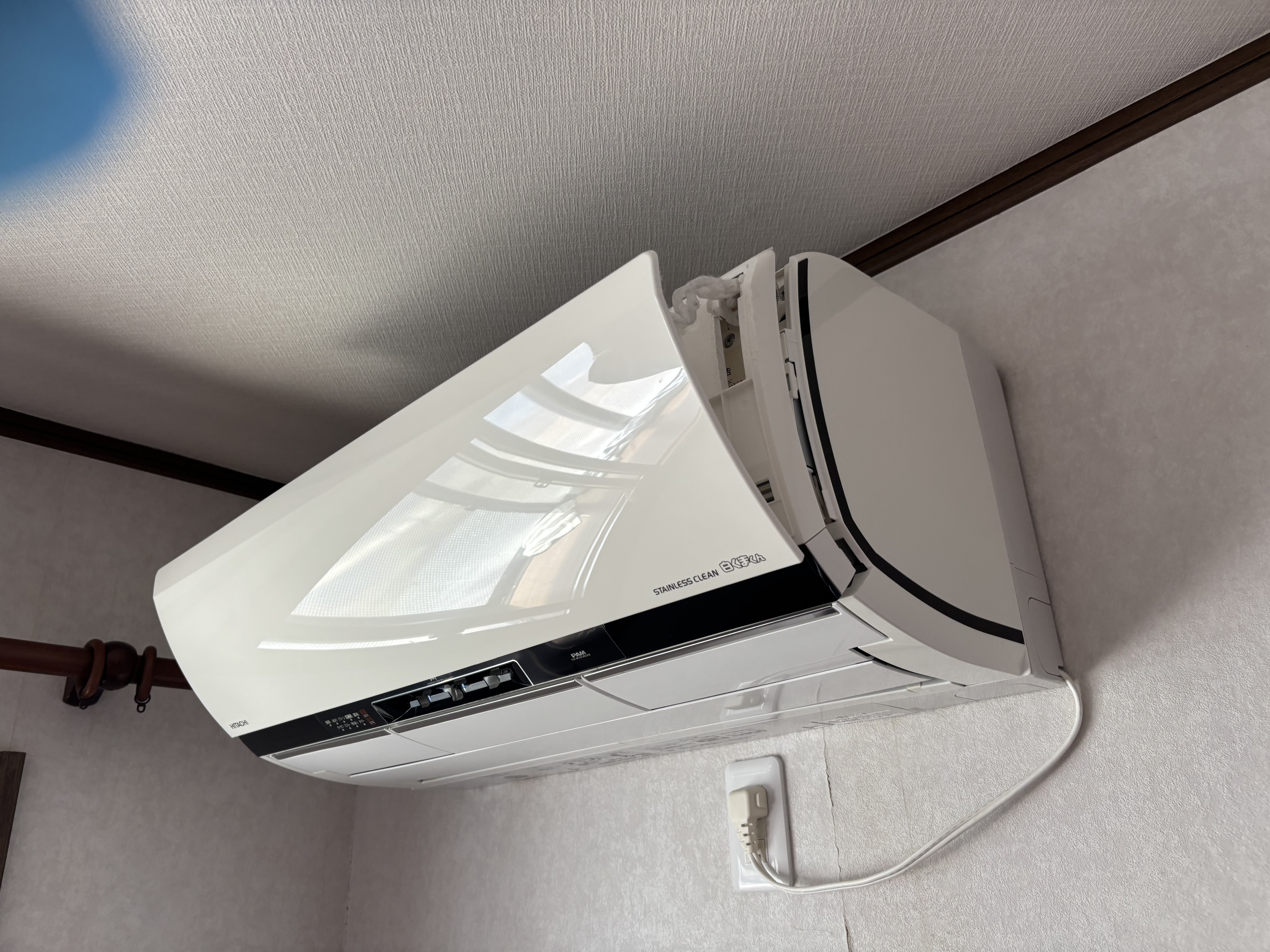 宮城県仙台市太白区鈎取のお掃除機能付きエアコンの作業前1